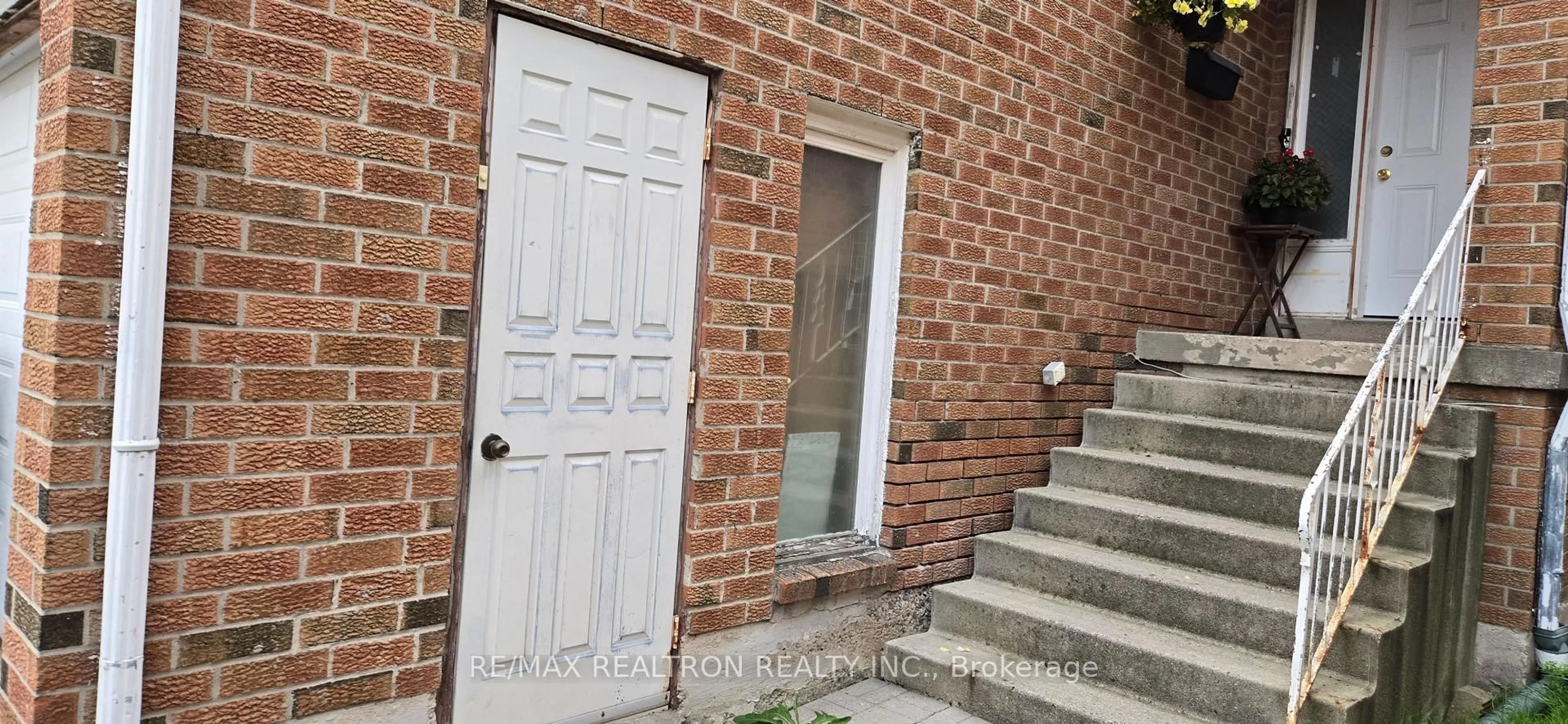 Unknown for 6 Albemarle Crt, Brampton Ontario L6Z 1R4