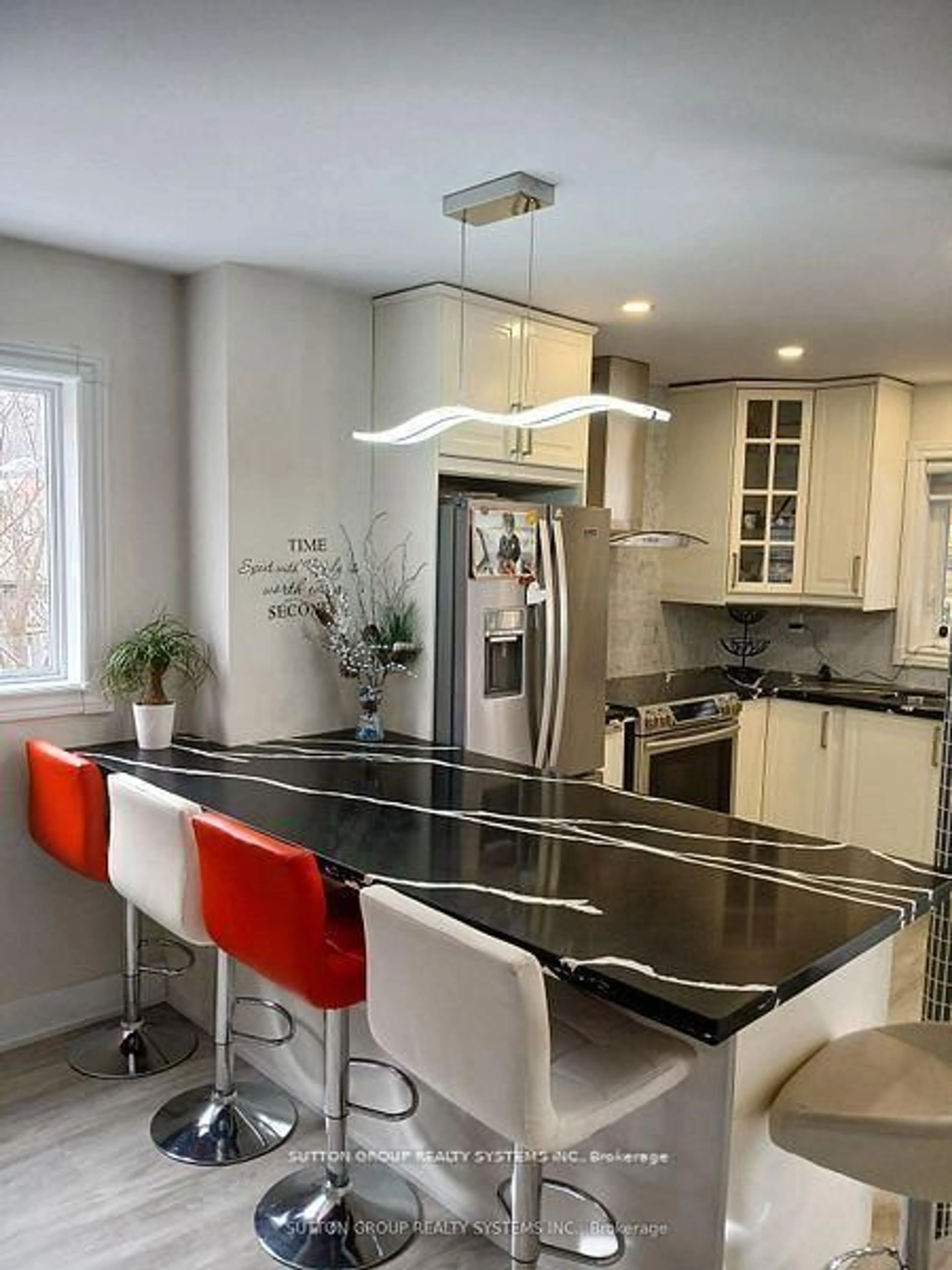 Contemporary kitchen, ceramic/tile floor for 6807 Gracefield Dr, Mississauga Ontario L5N 6T6