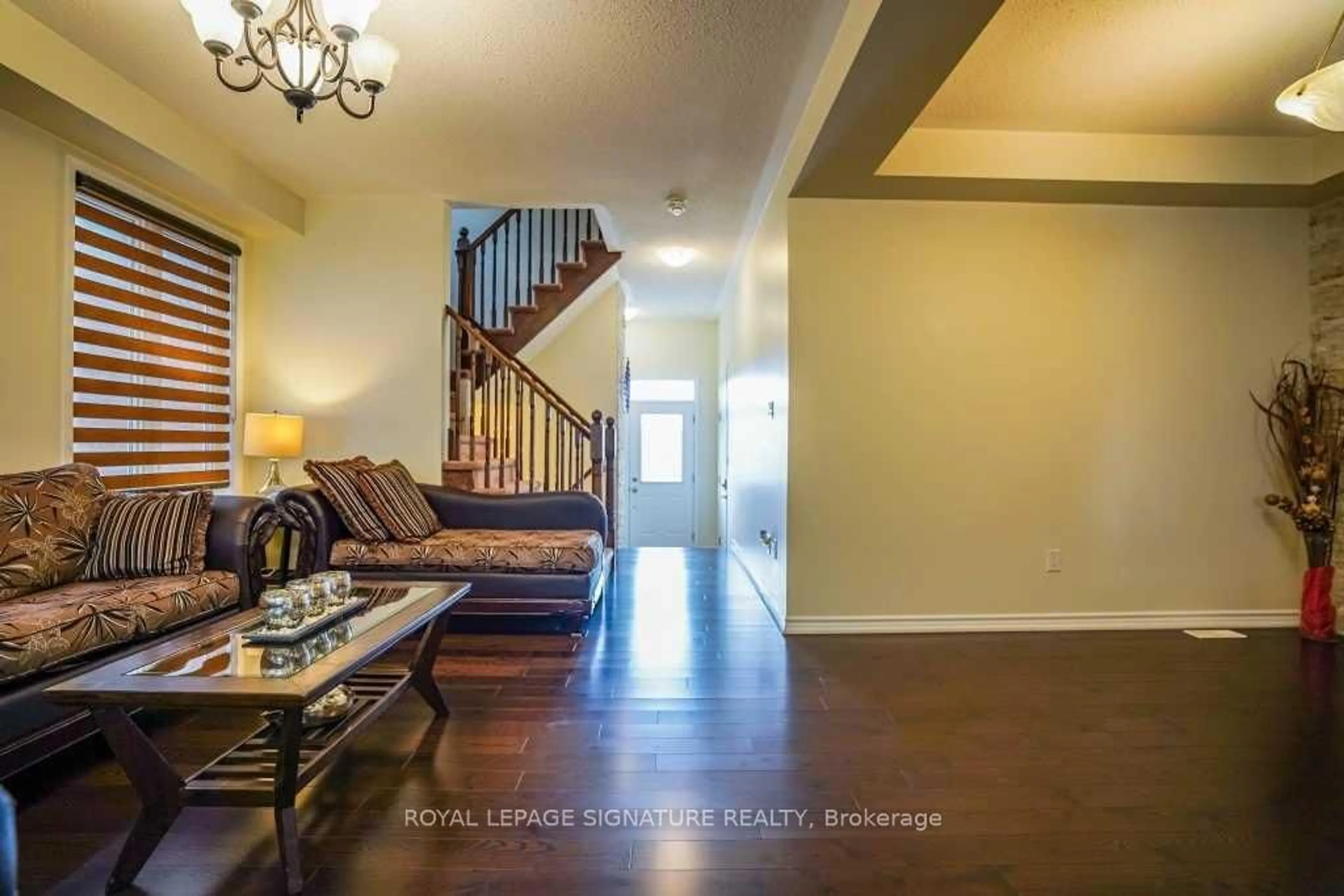 Indoor entryway for 171 Buick Blvd, Brampton Ontario L7A 0Z1