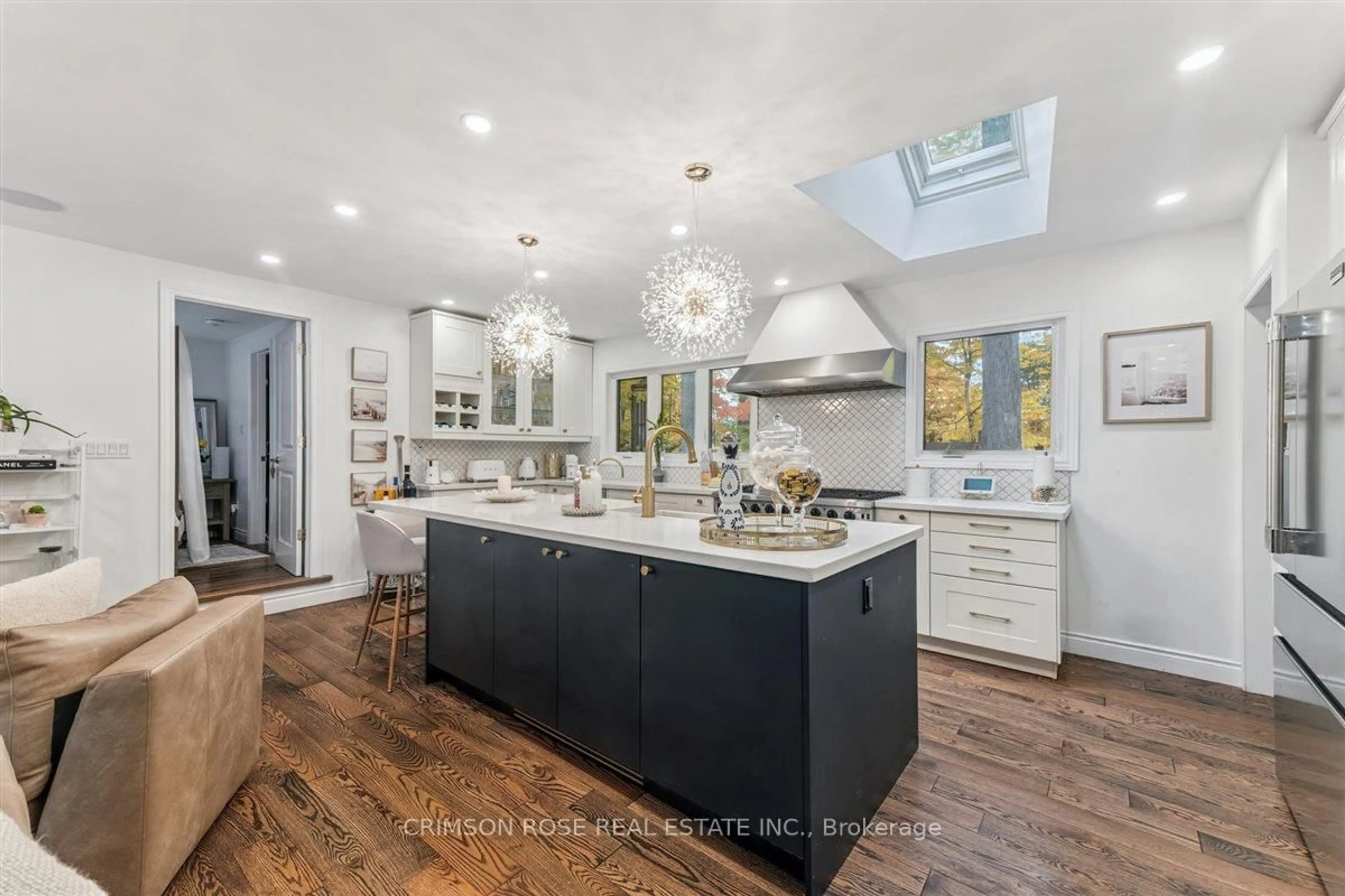 Open concept kitchen, ceramic/tile floor for 89 Holyrood Ave, Oakville Ontario L6K 2V4