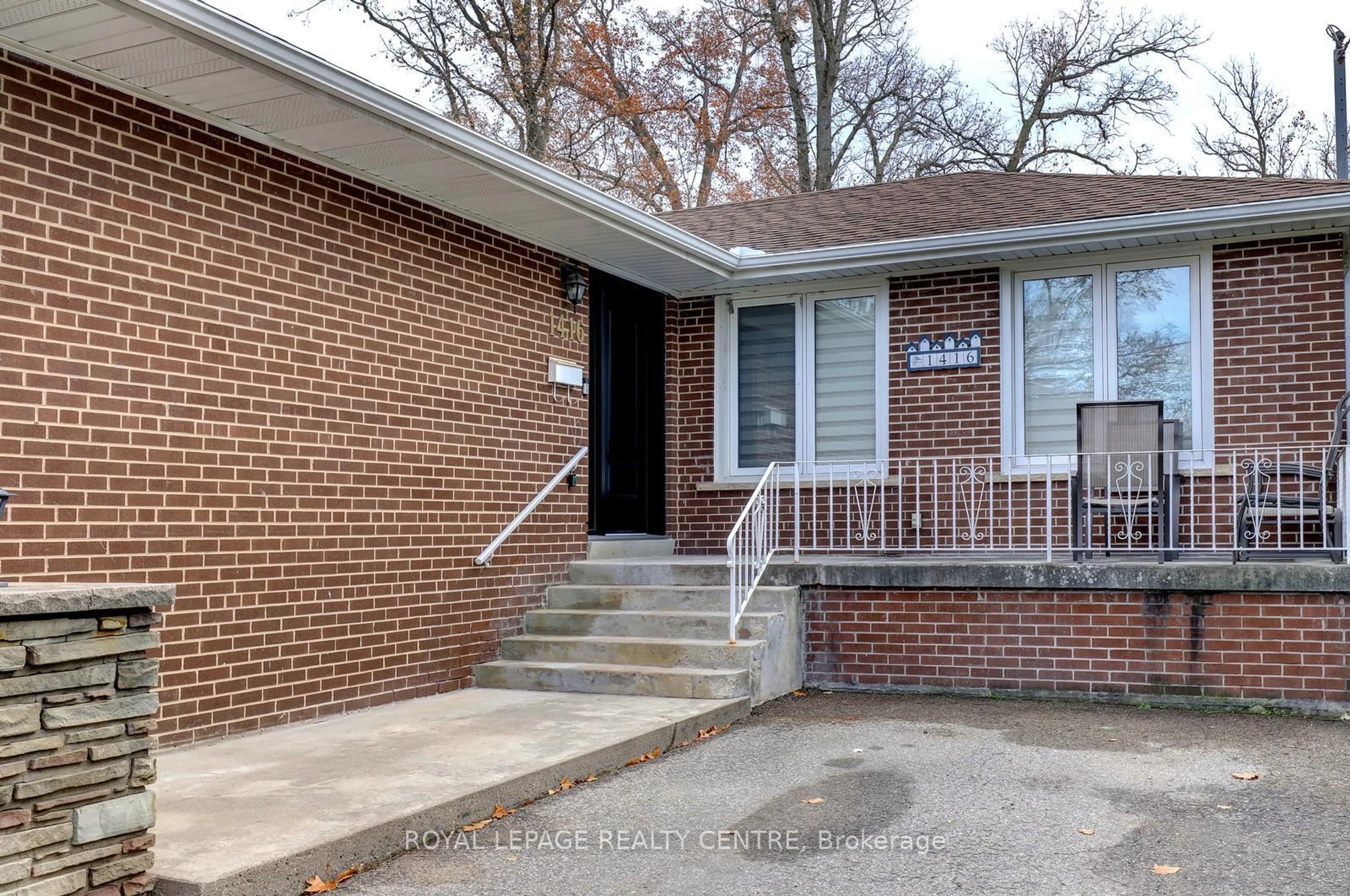 Home with brick exterior material, street for 1416 Monaghan Circ, Mississauga Ontario L5C 1R8