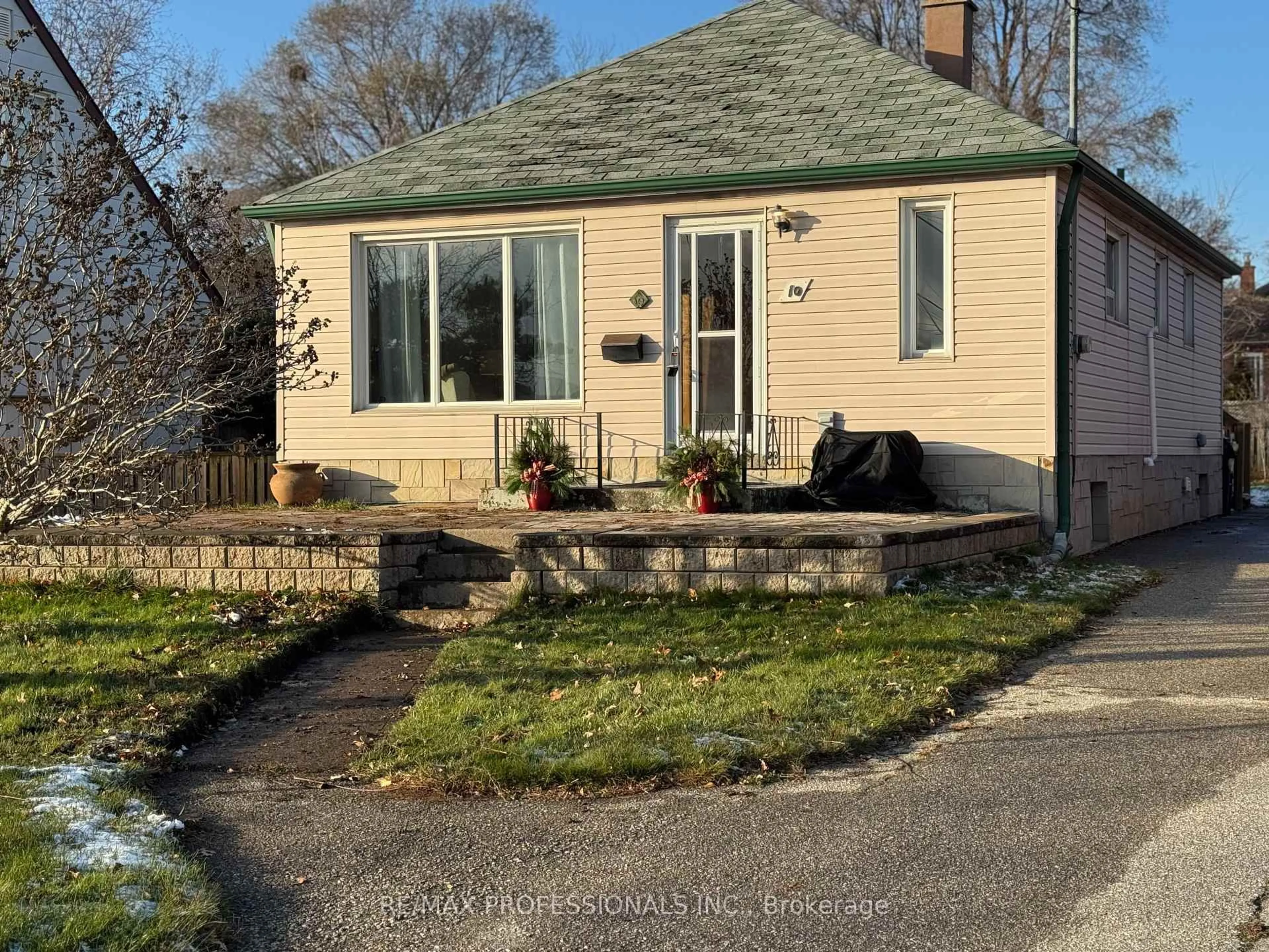 Unknown for 10 Avalon Rd, Toronto Ontario M8W 2E3