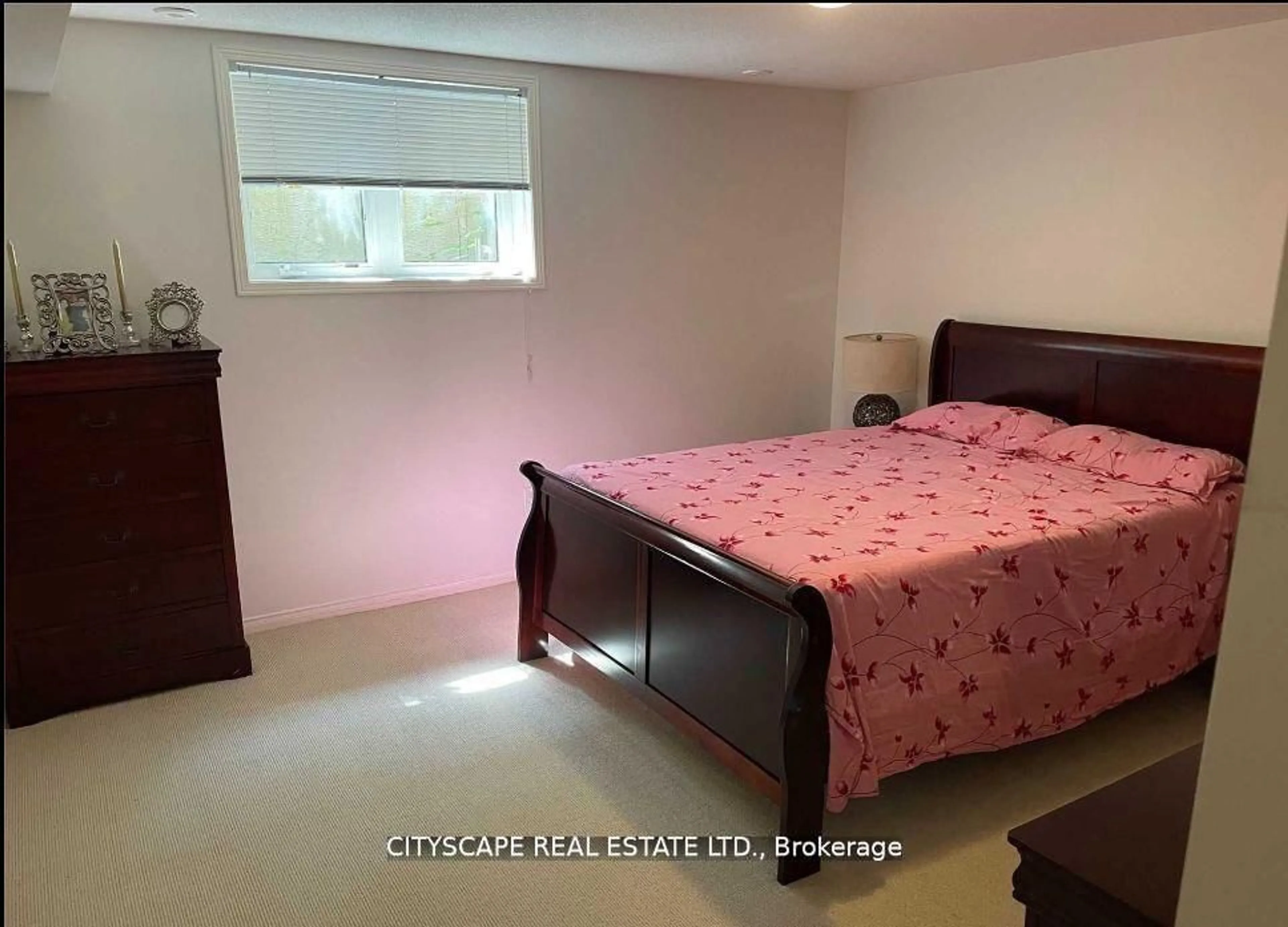 A pic of a room for 5725 Tenth Line #7, Mississauga Ontario L5M 0P7