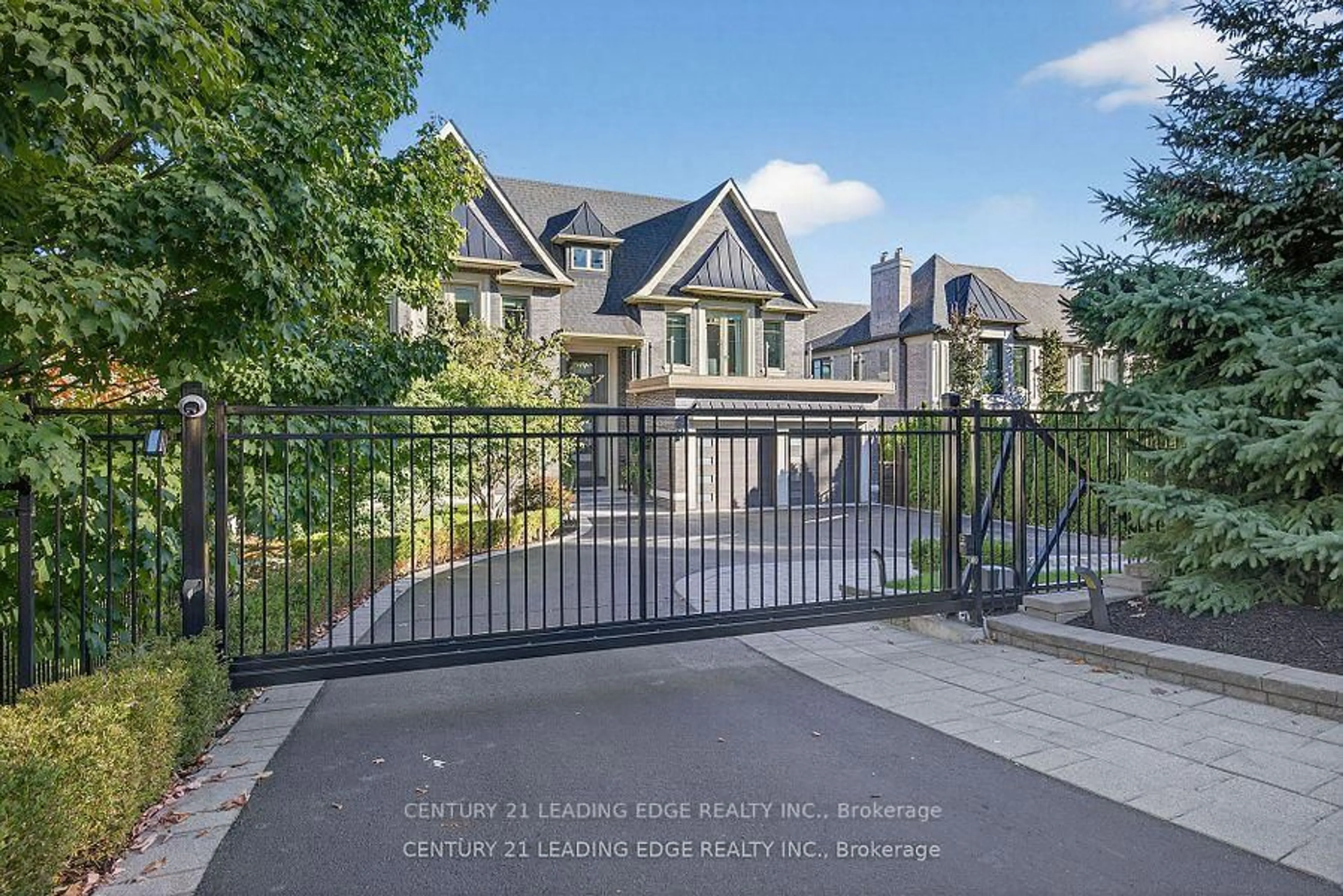 A pic from outside/outdoor area/front of a property/back of a property/a pic from drone, street for 185 Edenbridge Dr, Toronto Ontario M9A 3G7