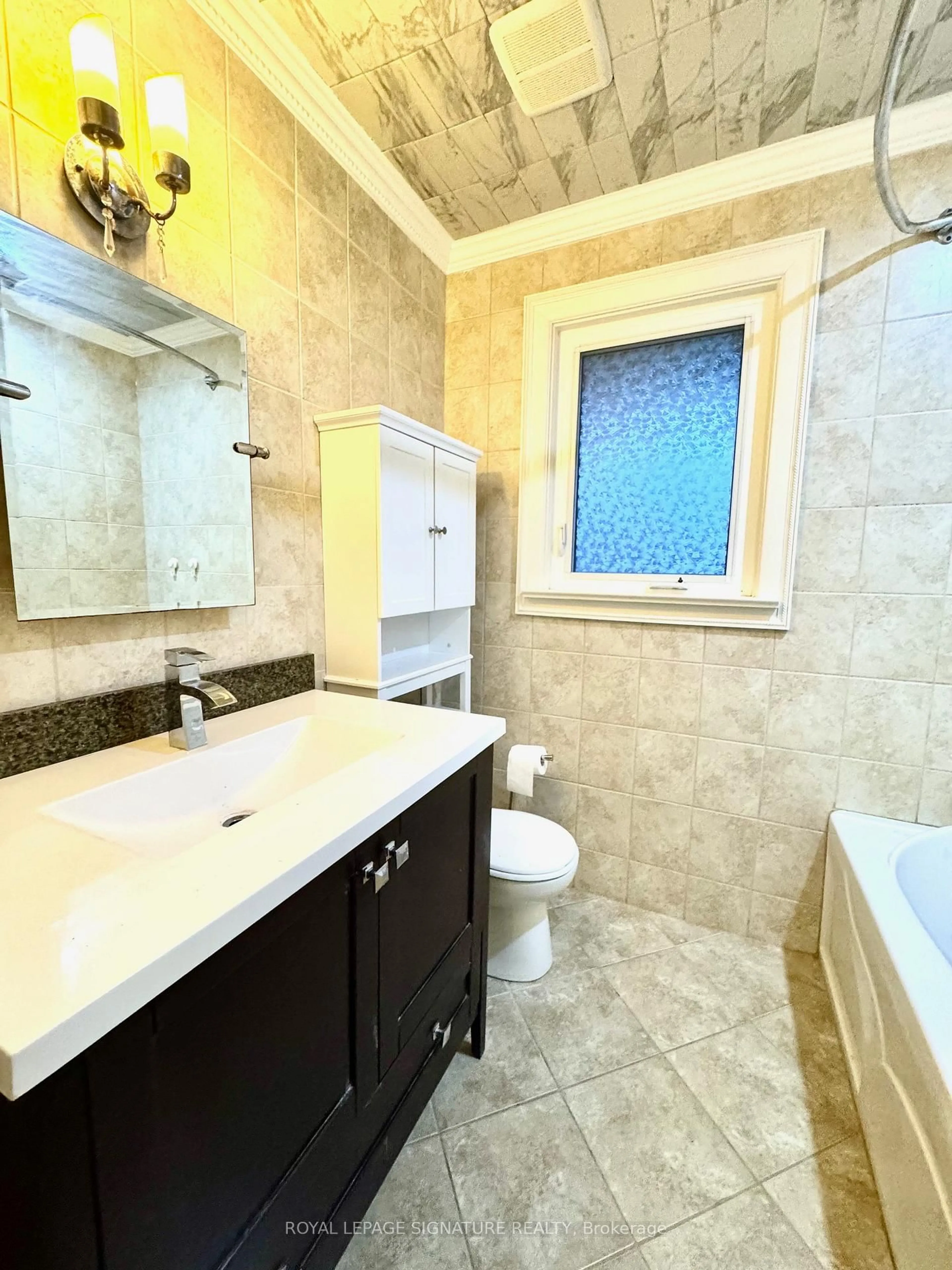 Standard bathroom, ceramic/tile floor for 46 Burlingame Rd, Toronto Ontario M8W 1Y8