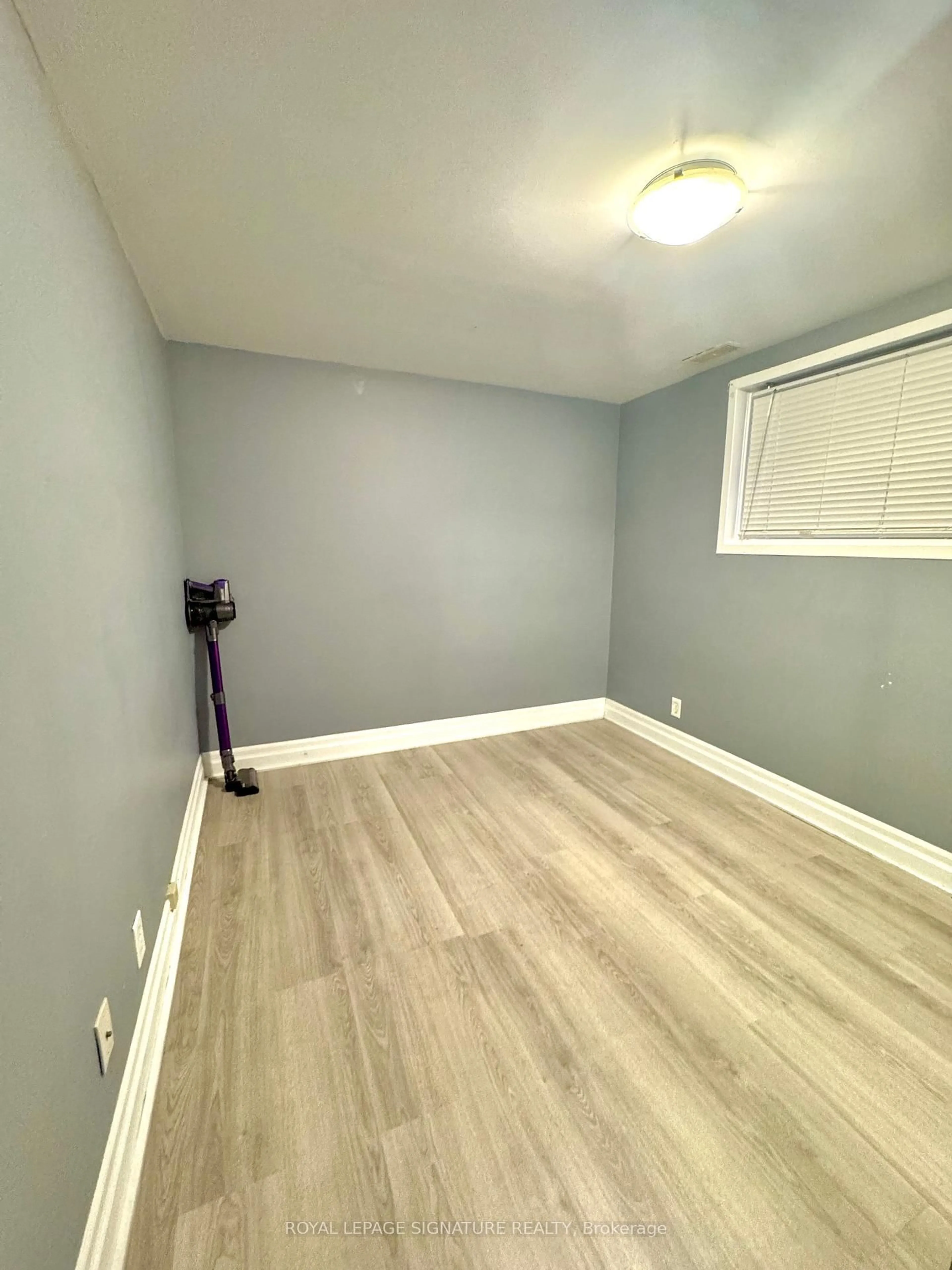A pic of a room for 46 Burlingame Rd, Toronto Ontario M8W 1Y8