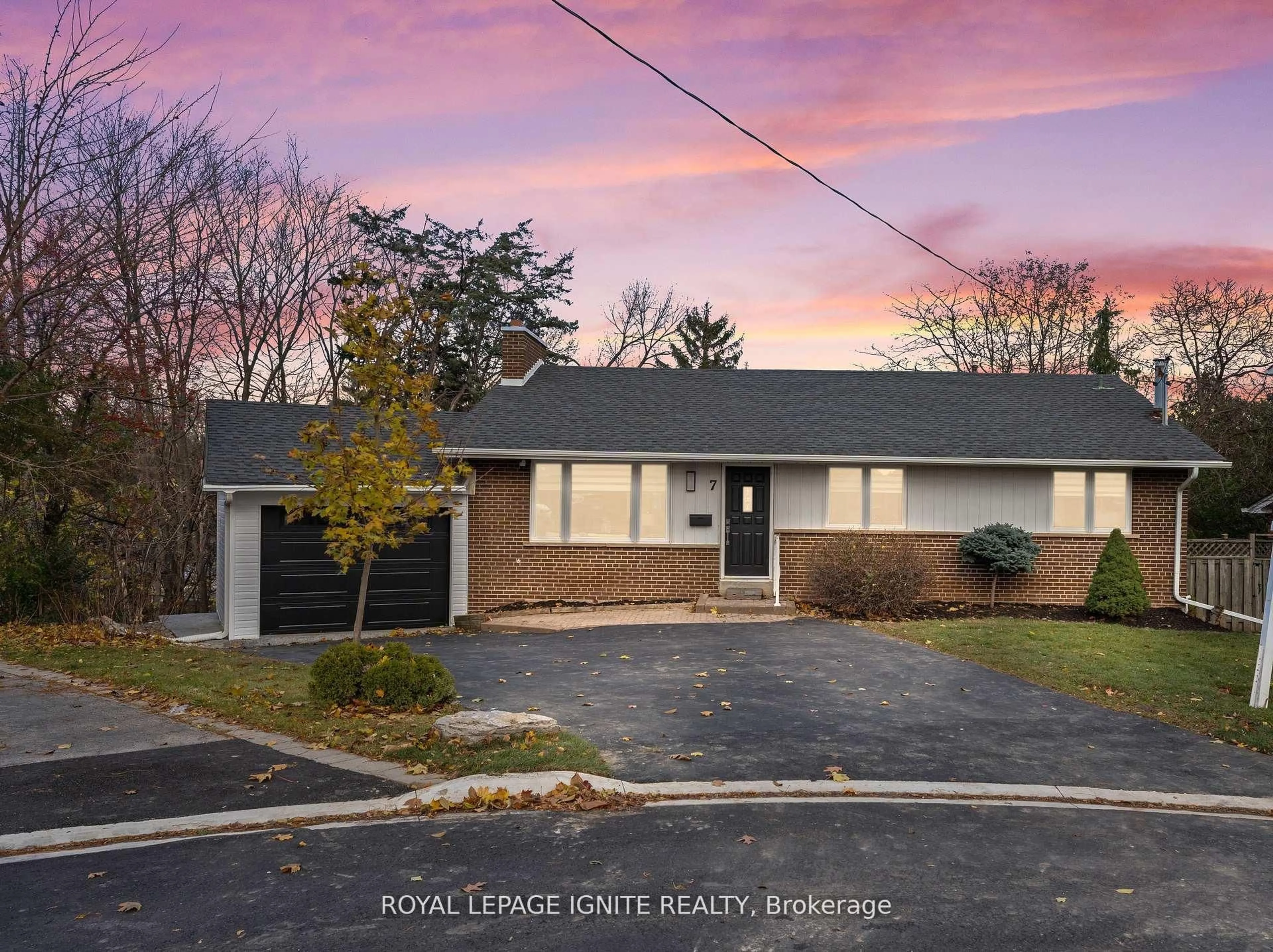 Home with brick exterior material, street for 7 Isherwood Crt, Mississauga Ontario L5M 1E6