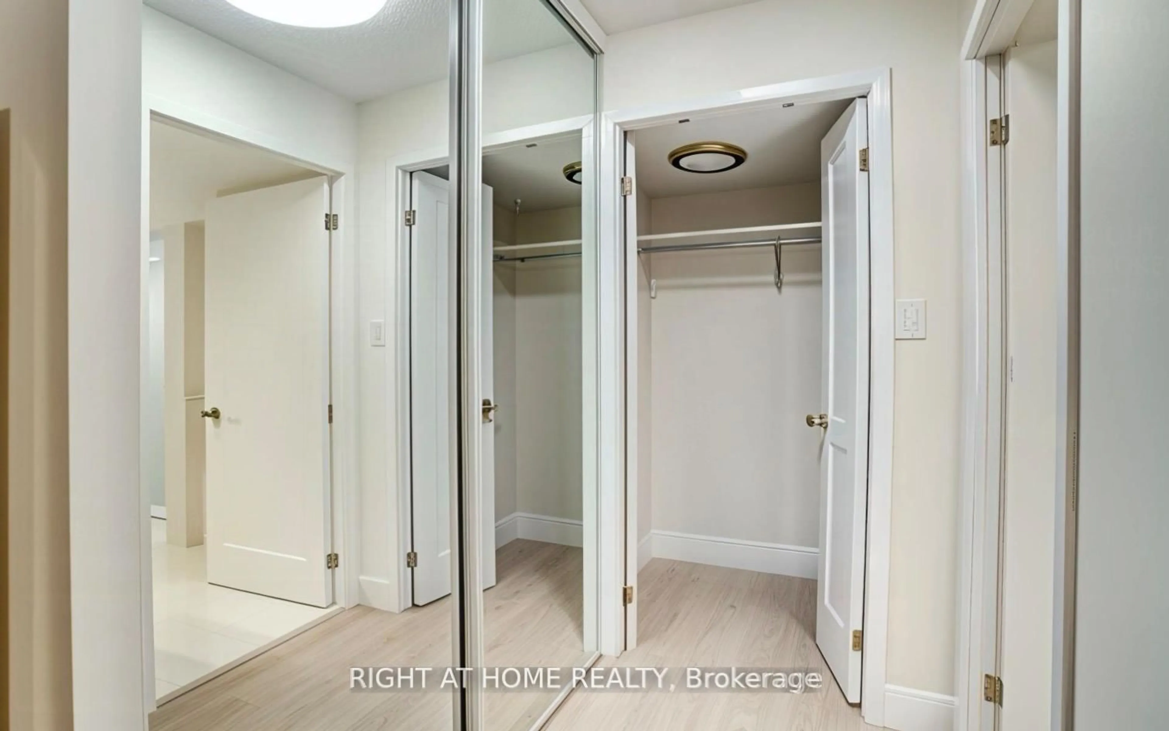 Unknown for 350 Webb Dr #201, Mississauga Ontario L5B 3W4