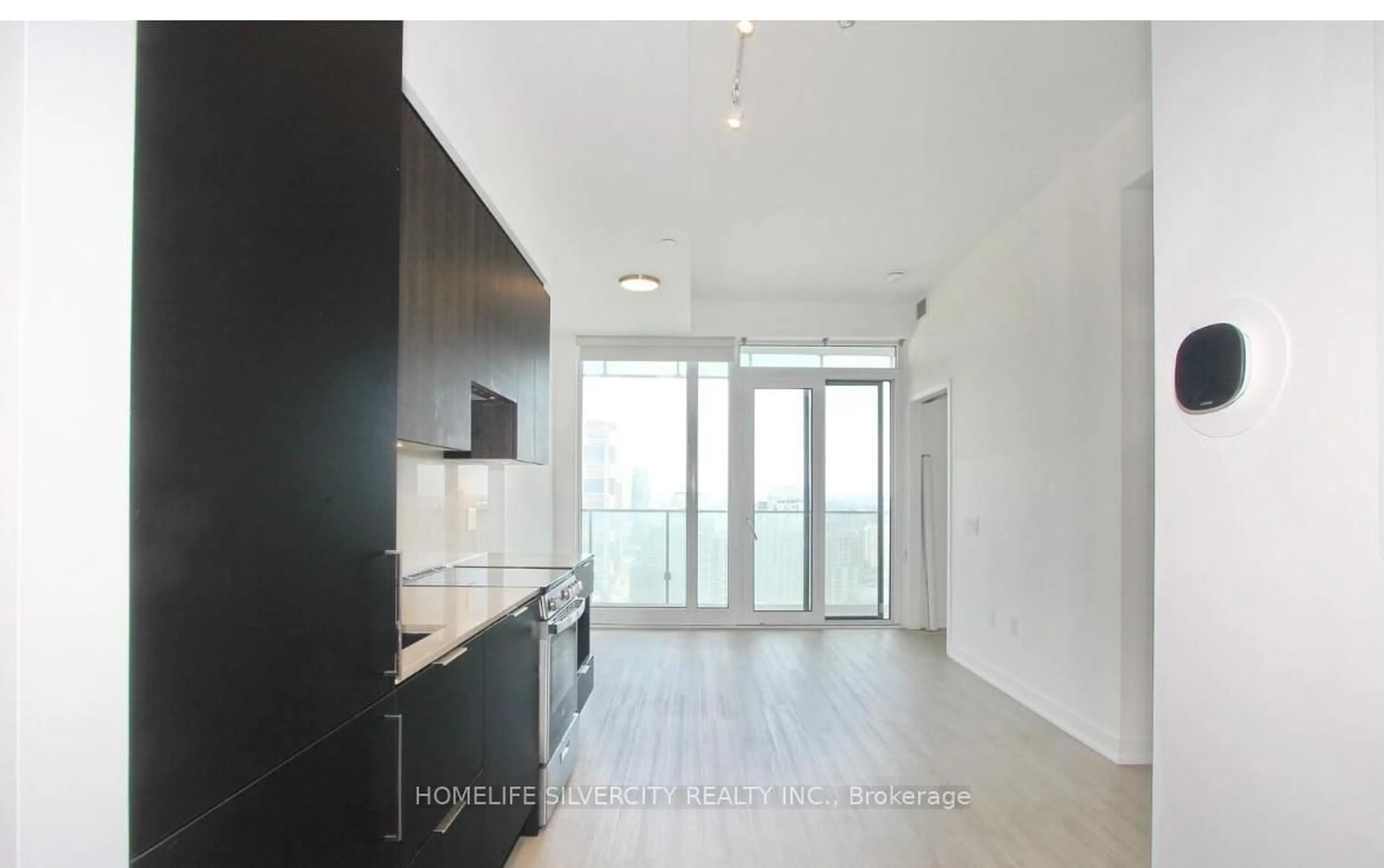 Standard kitchen, unknown for 3900 Confederation Pkwy #2908, Mississauga Ontario L5B 0M3