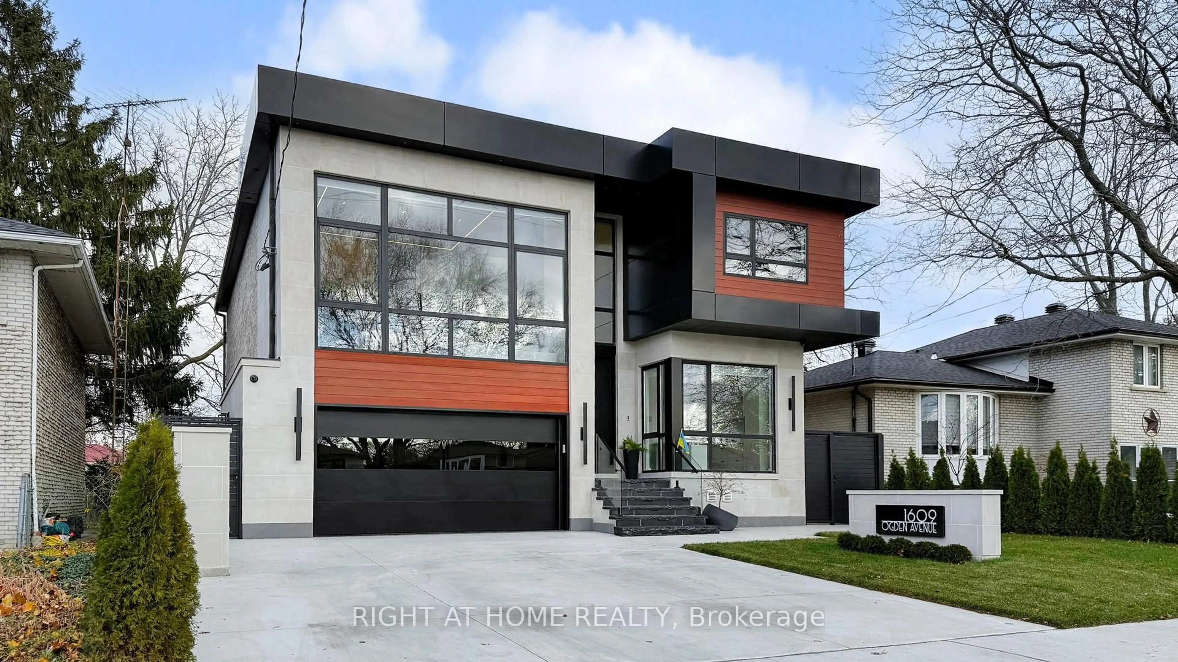 Home with brick exterior material, street for 1609 Ogden Ave, Mississauga Ontario L5E 2J2