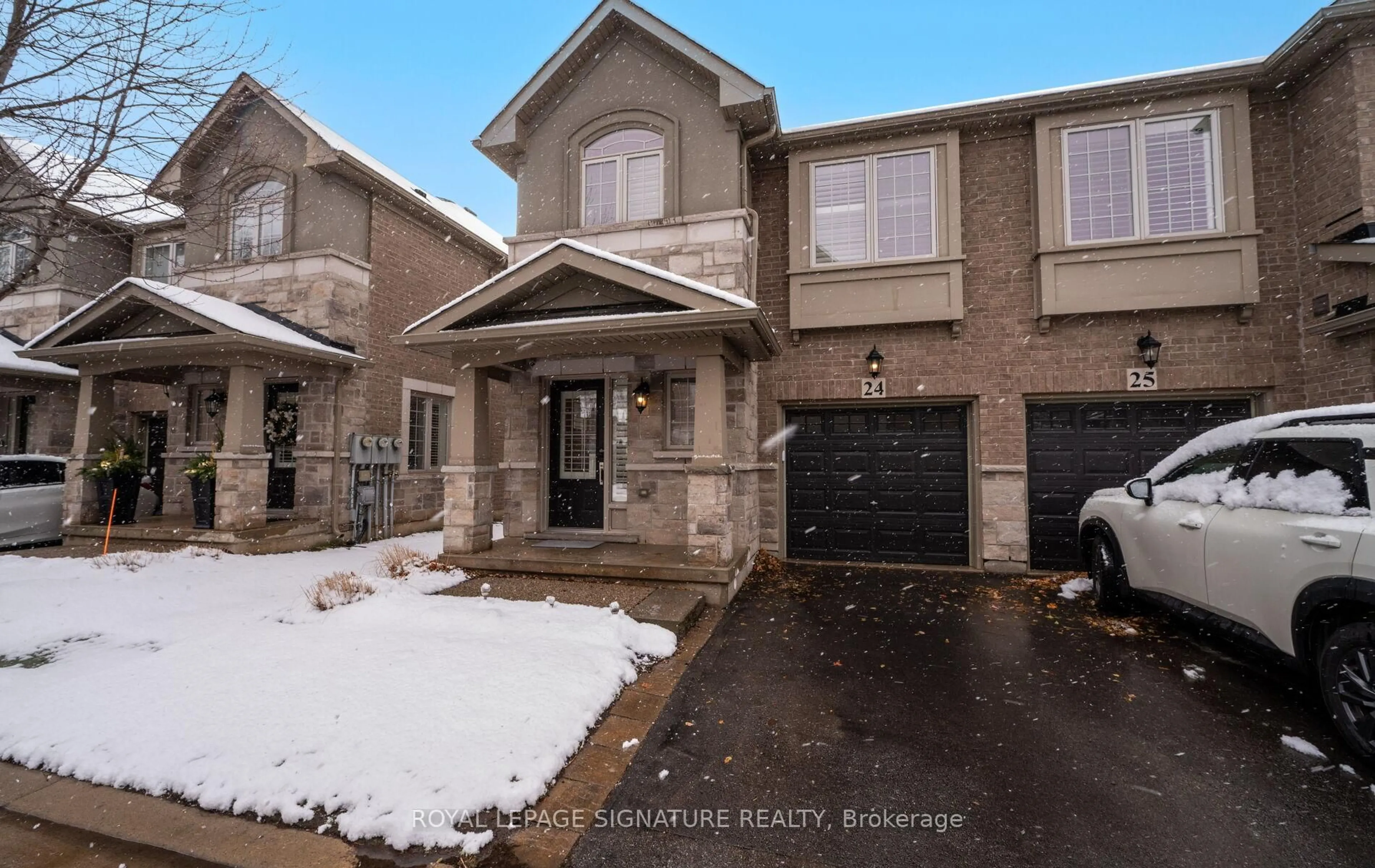 Home with brick exterior material, street for 2086 Ghent Ave #24, Burlington Ontario L7R 1Y3