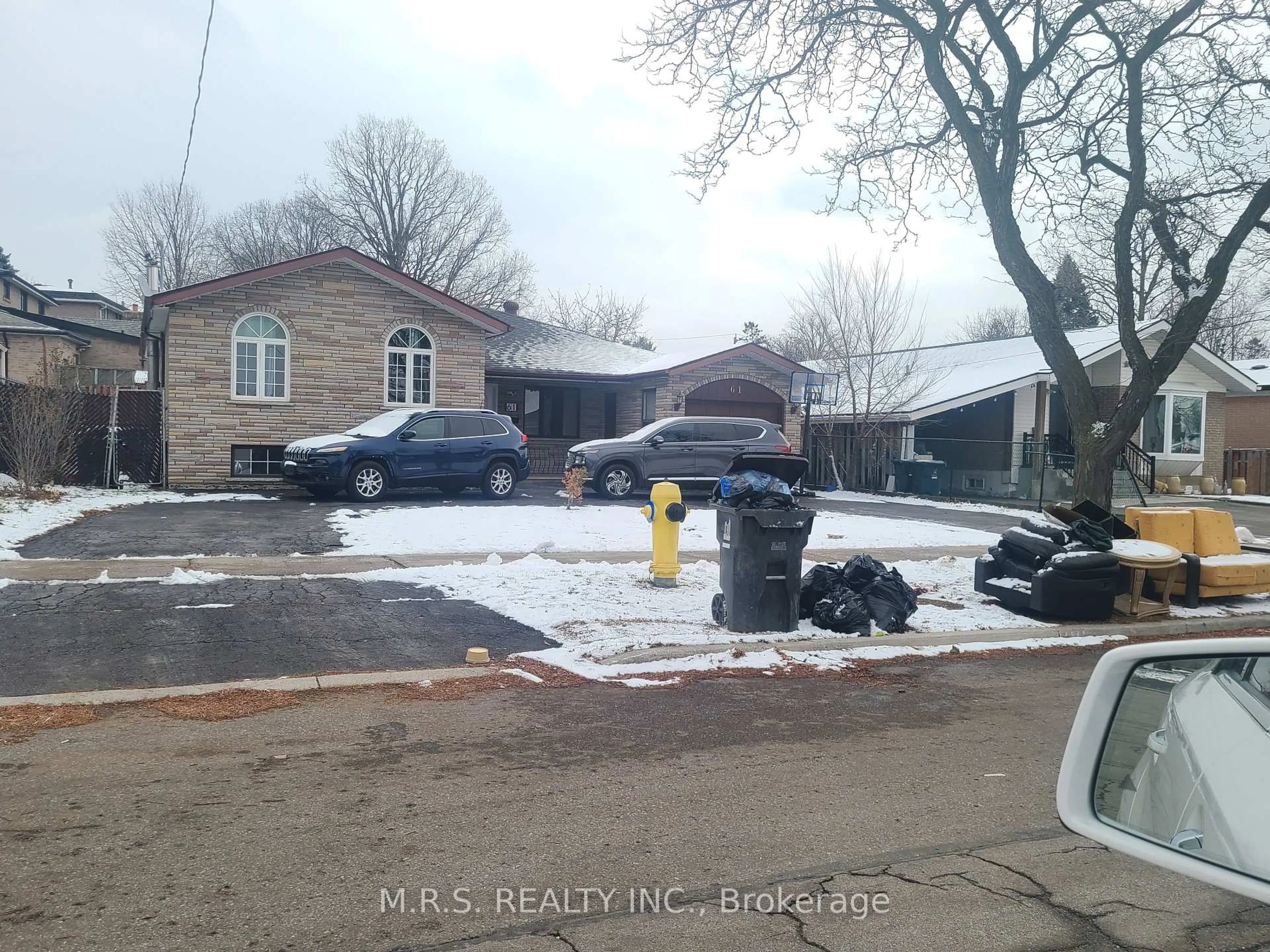 Unknown for 61 Bloomington Cres, Toronto Ontario M3N 1R2