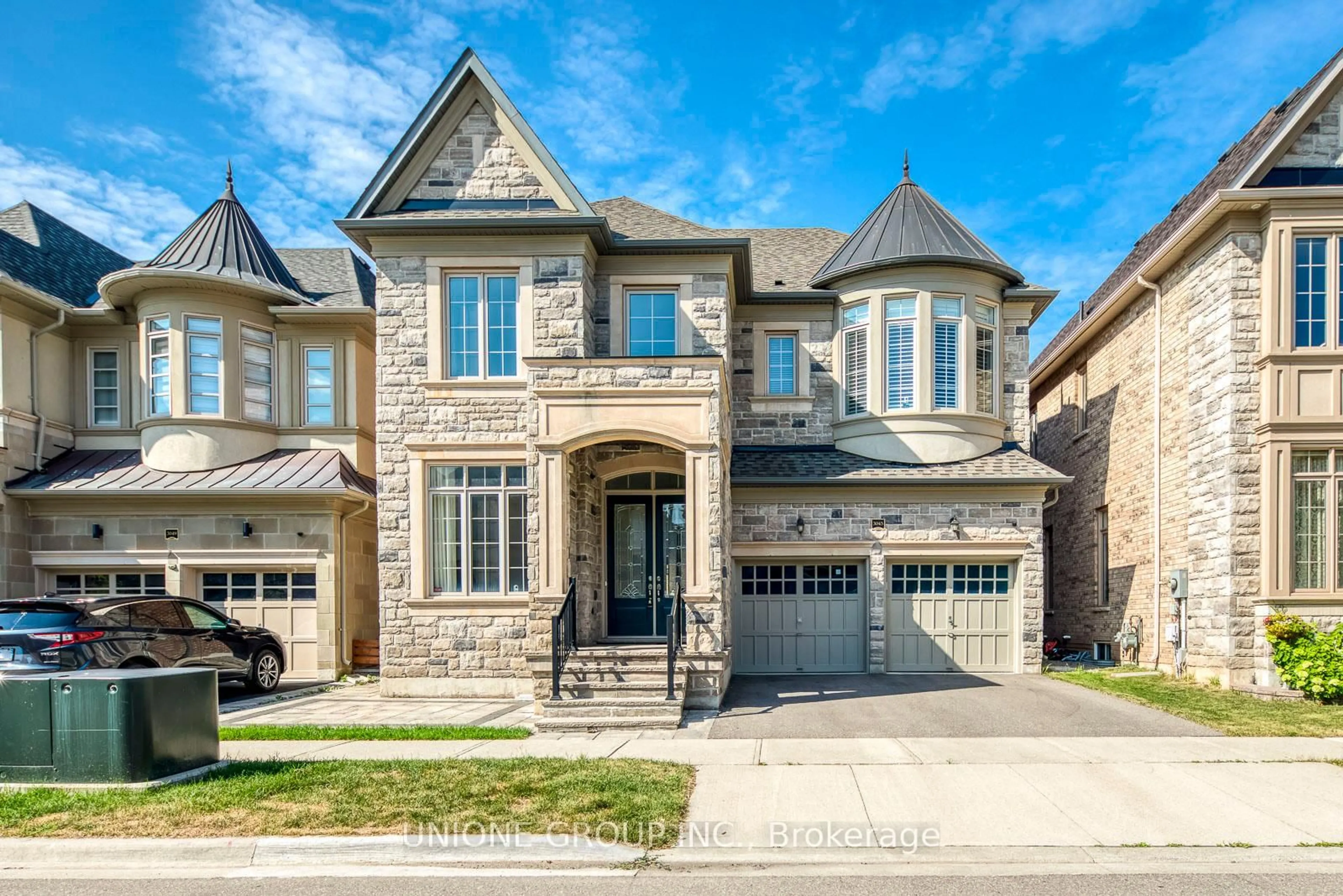 Home with brick exterior material, street for 3045 Parsonage Cres, Oakville Ontario L6H 0T9