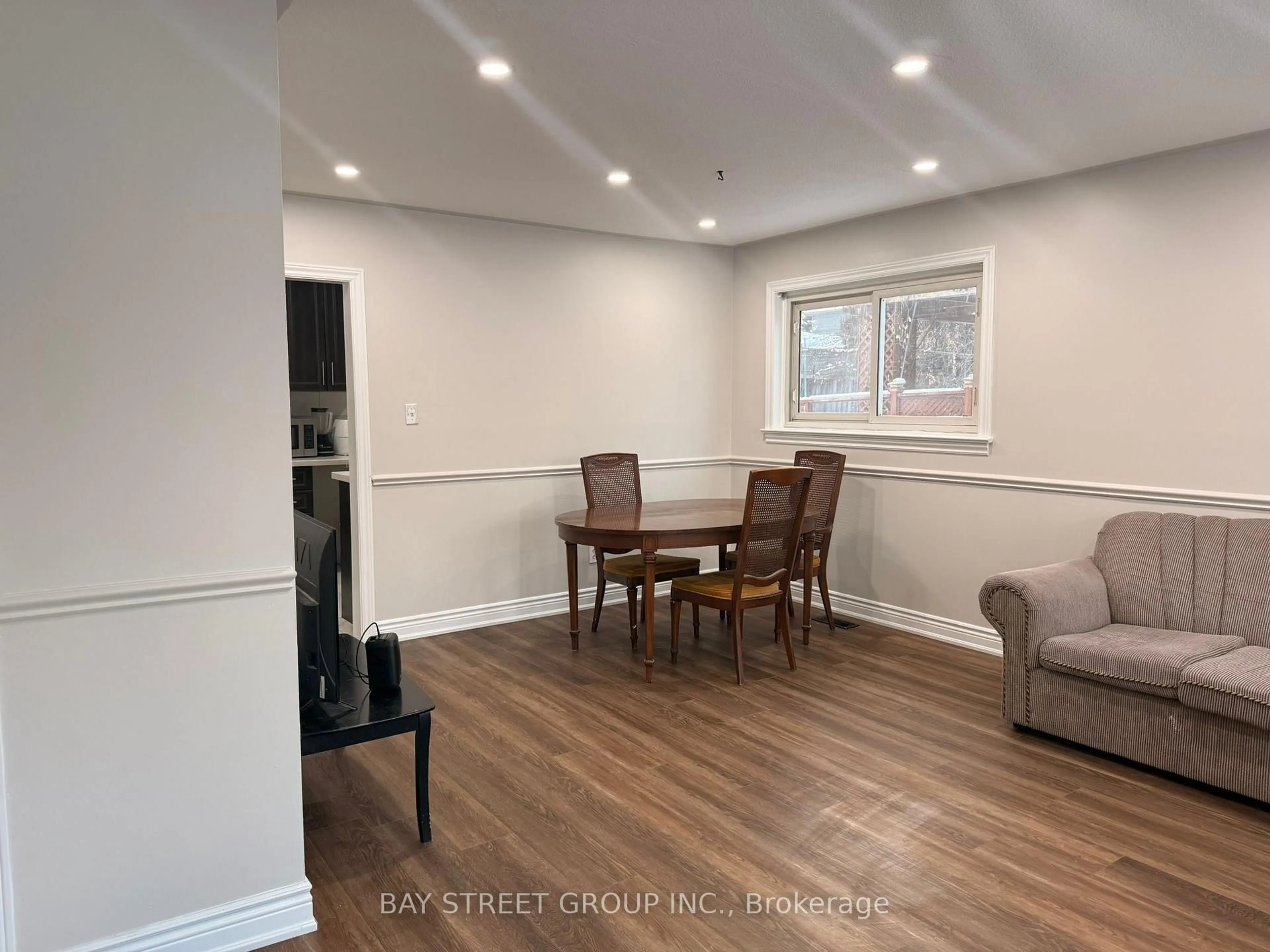 A pic of a room for 193 Mcmurchy Ave, Brampton Ontario L6Y 1Z2