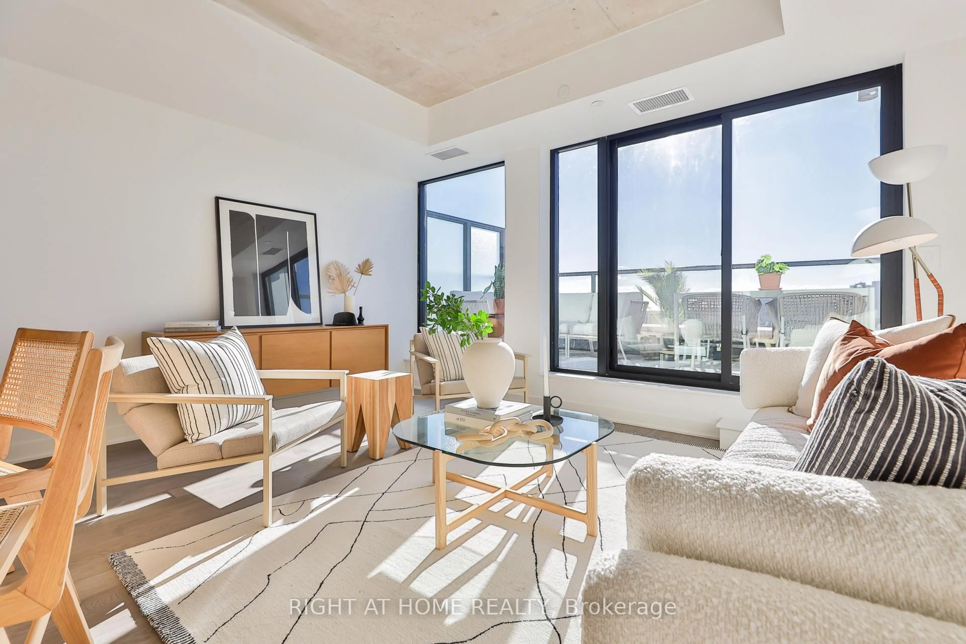 Living room with furniture, unknown for 2720 Dundas St #604, Toronto Ontario M6P 0C3