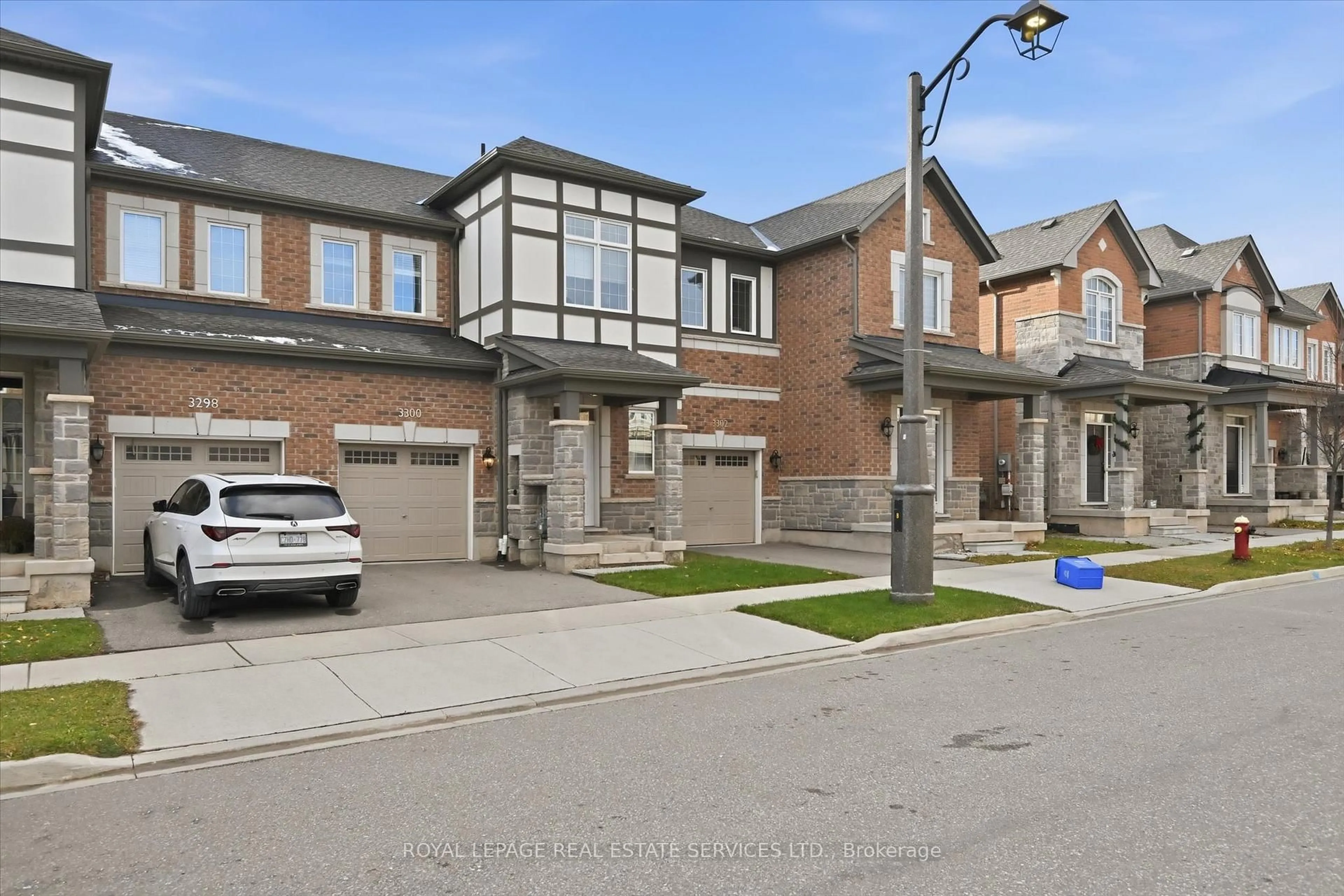 Home with brick exterior material, street for 3300 Jacob Way, Oakville Ontario L6M 5J9