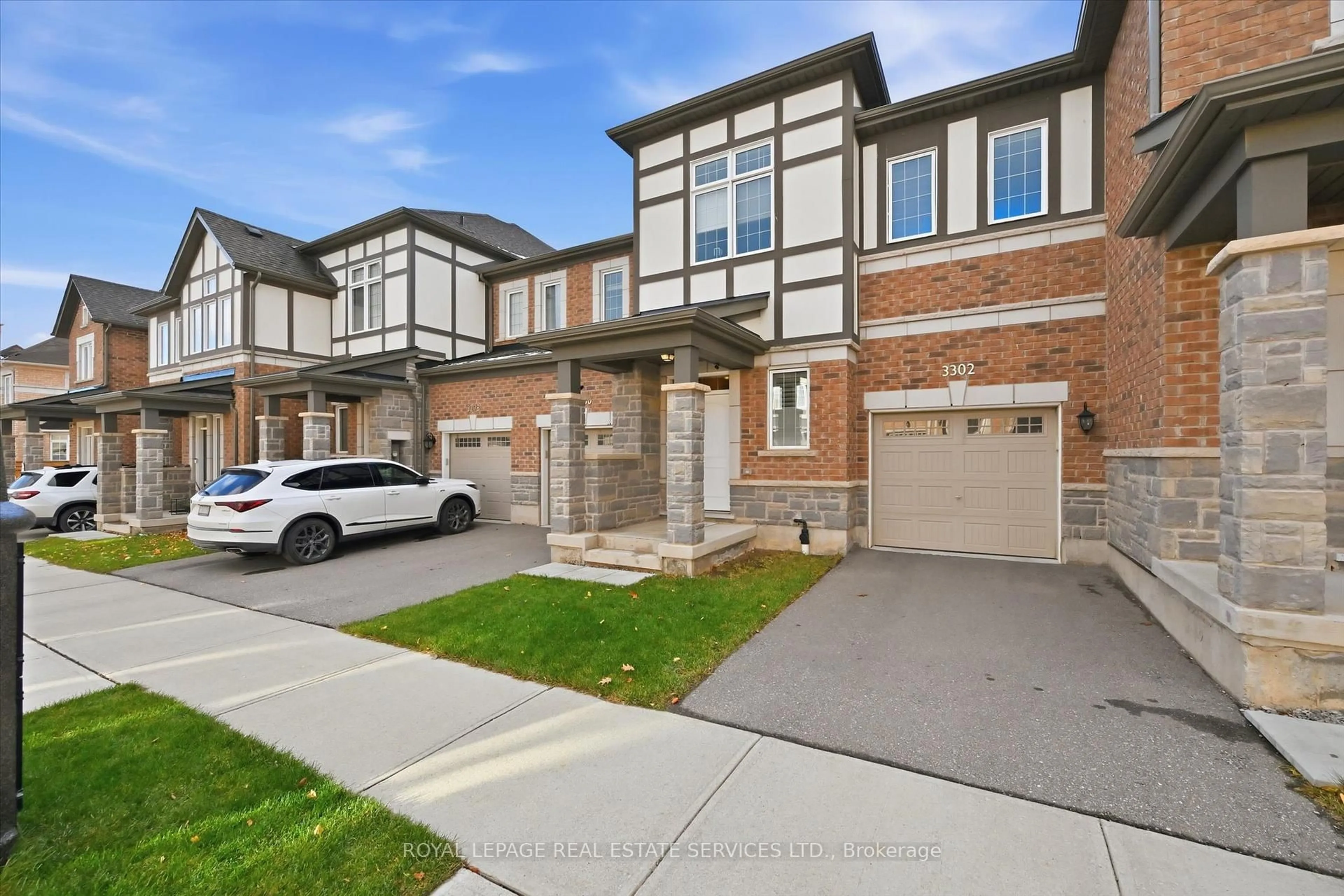 Home with brick exterior material, street for 3300 Jacob Way, Oakville Ontario L6M 5J9