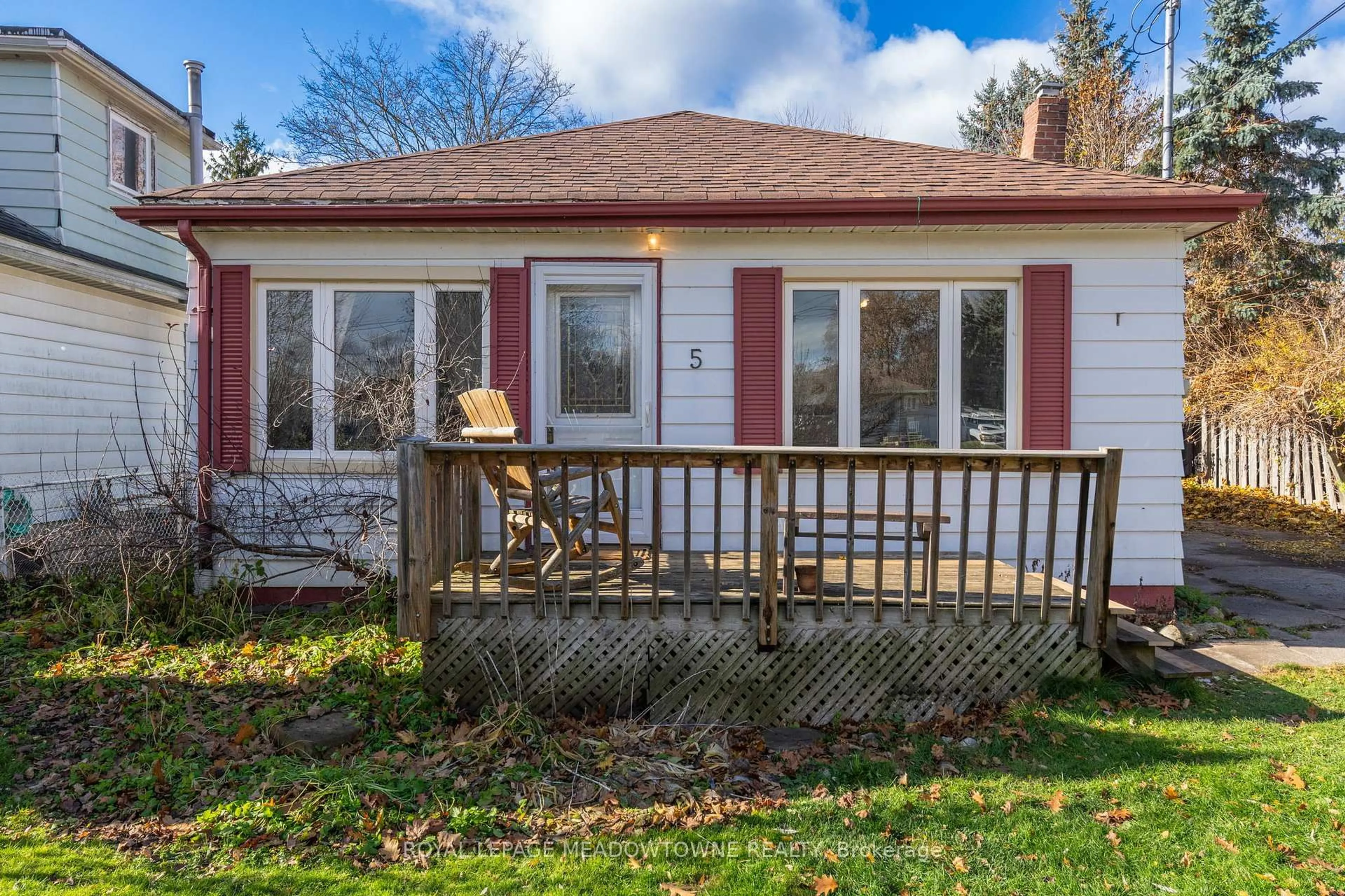 Home with vinyl exterior material, street for 5 Louisa St, Halton Hills Ontario L0P 1K0