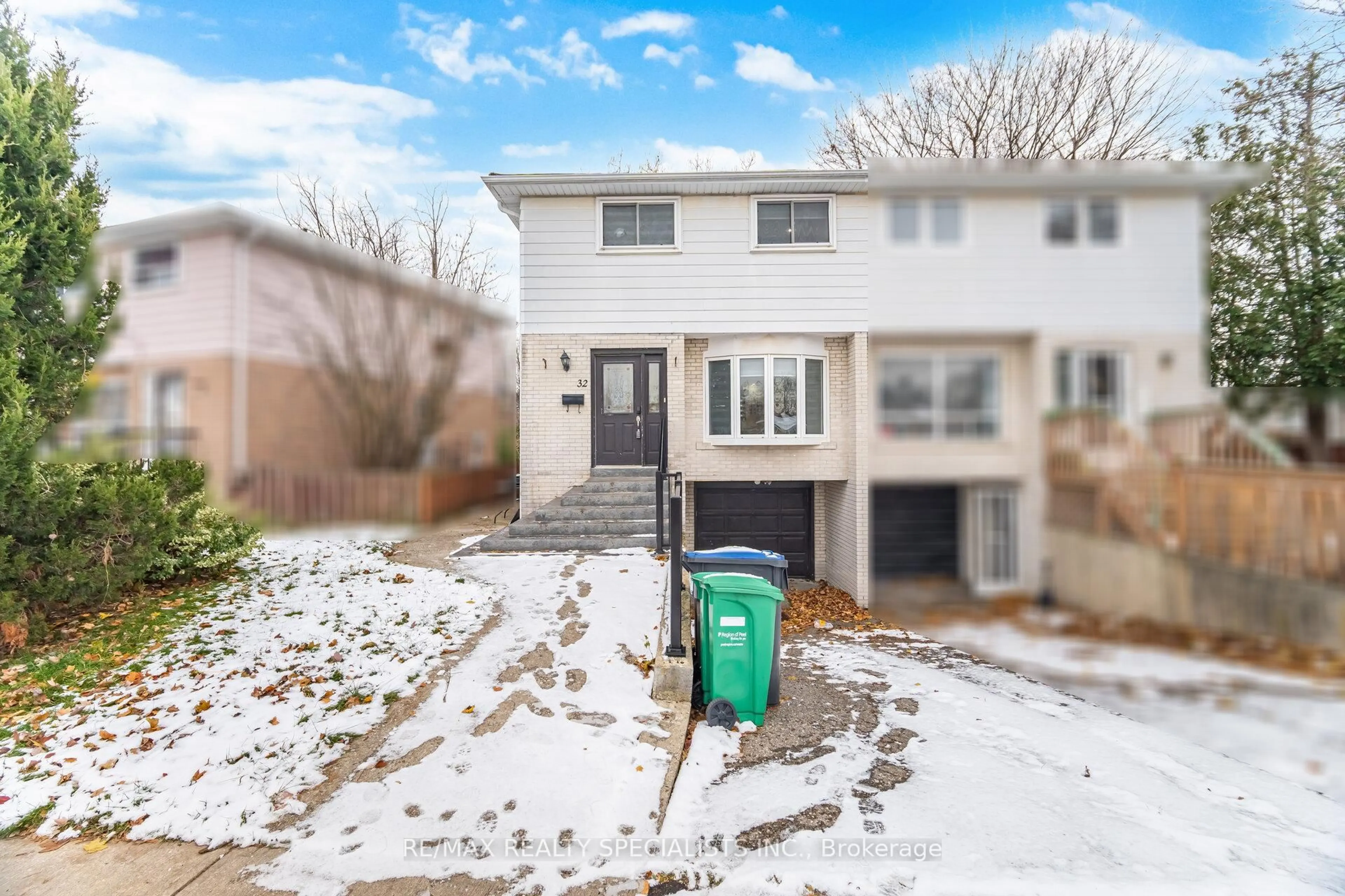 Unknown for 32 Newstead Cres, Brampton Ontario L6V 2A7