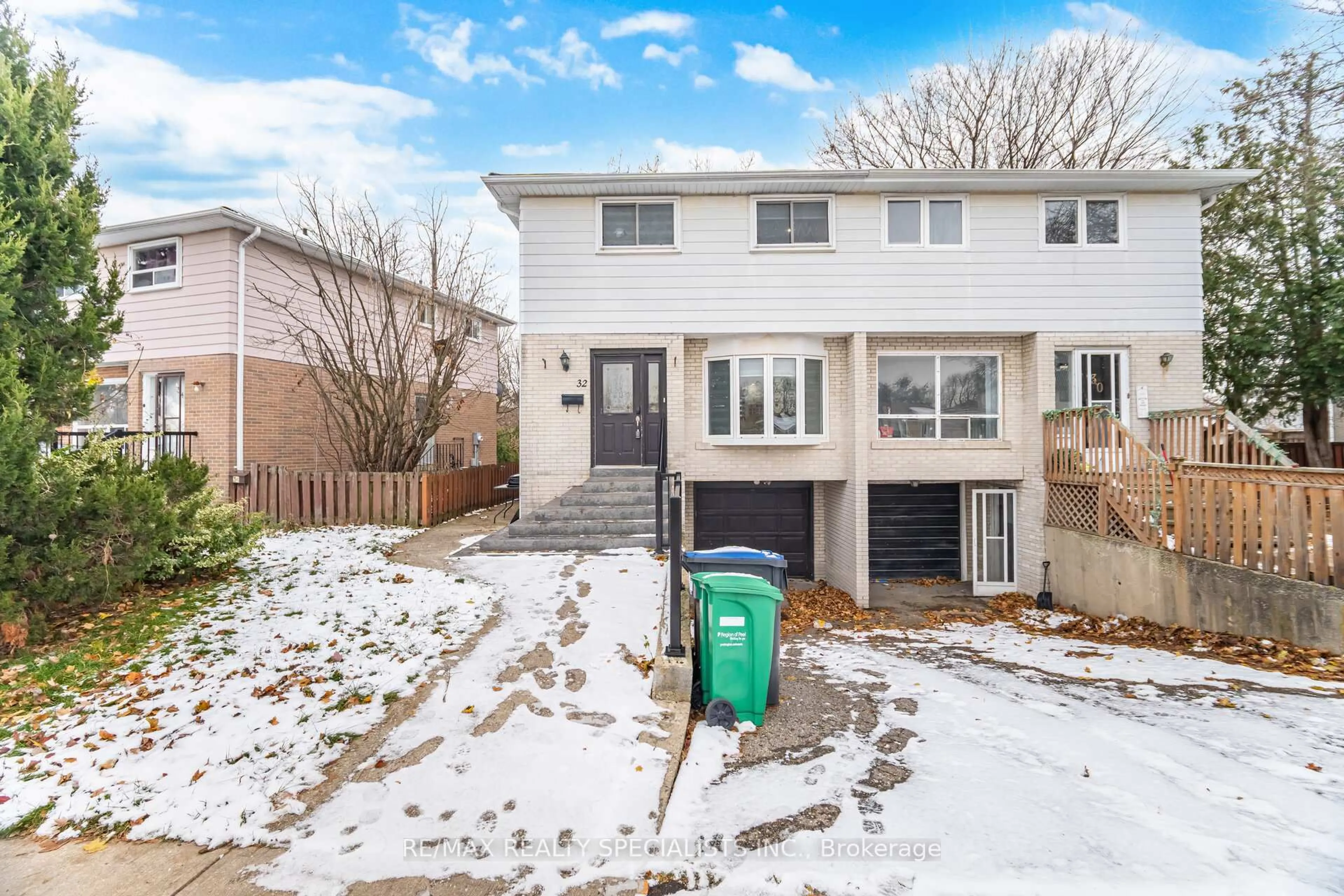 Unknown for 32 Newstead Cres, Brampton Ontario L6V 2A7