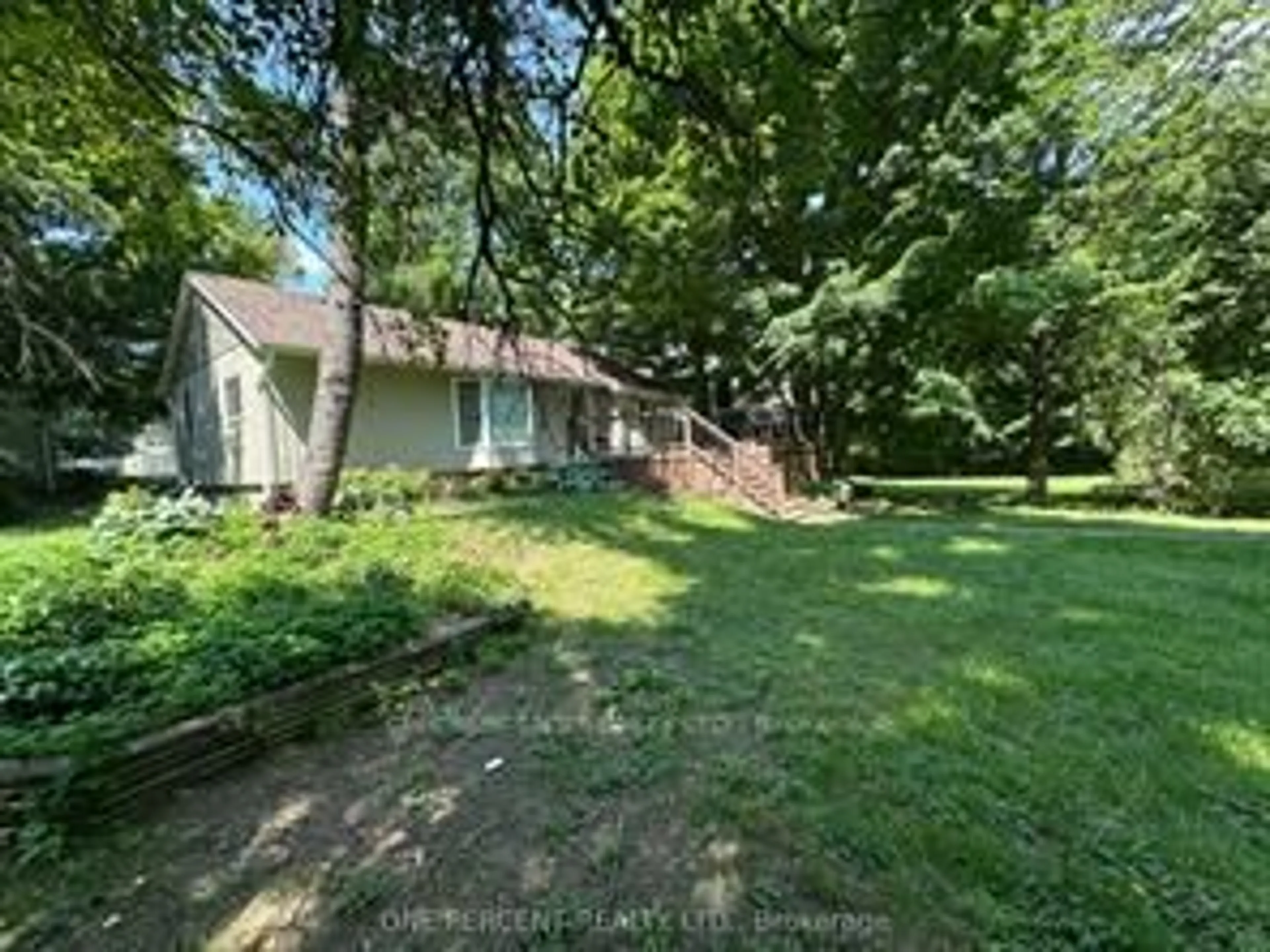 A pic from outside/outdoor area/front of a property/back of a property/a pic from drone, unknown for 7 Second Ave, Orangeville Ontario L9W 1H4