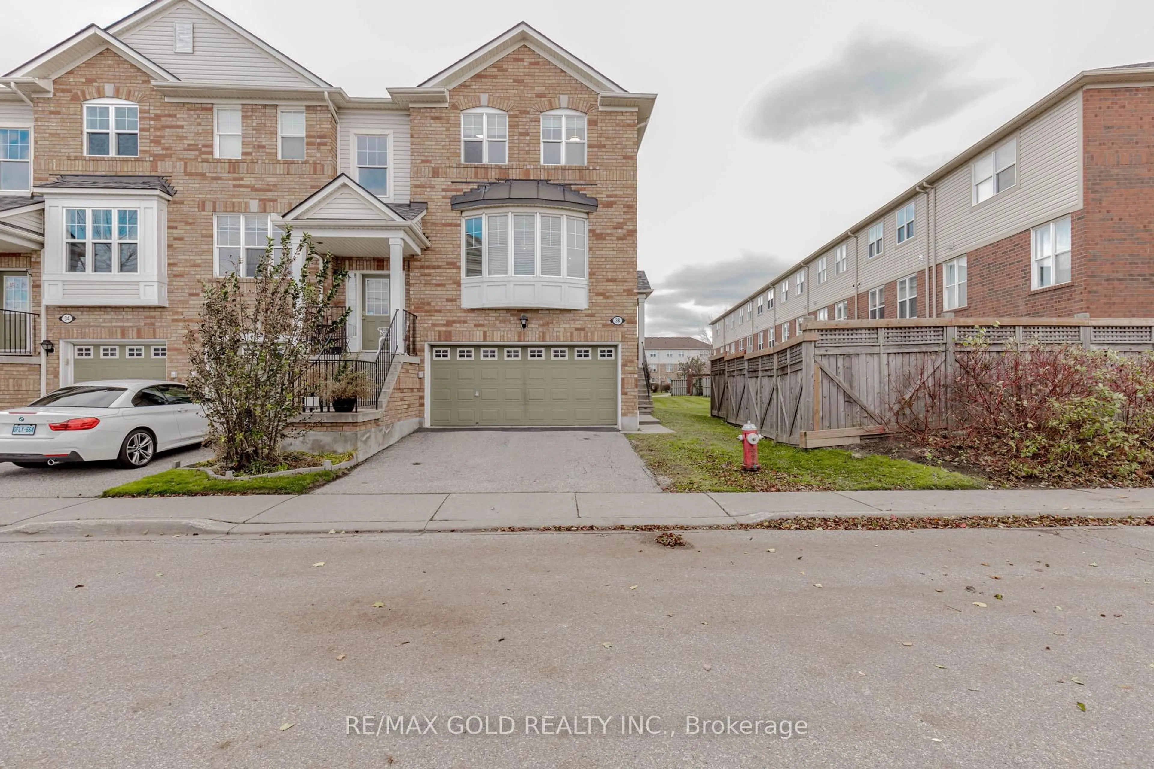 A pic from outside/outdoor area/front of a property/back of a property/a pic from drone, street for 5980 Whitehorn Ave #38, Mississauga Ontario L5V 2Y3