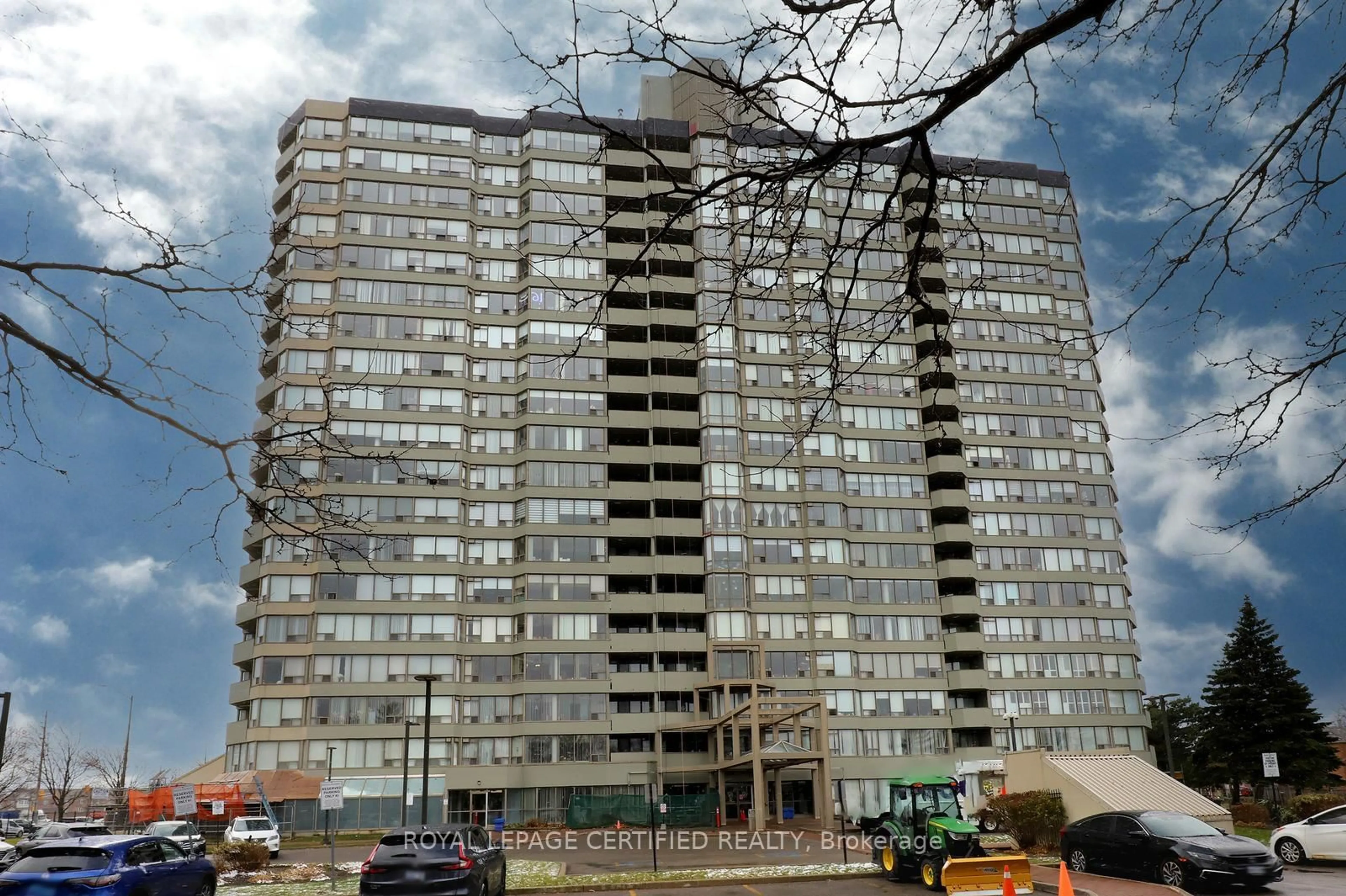 Blurry image for 700 Constellation Dr #1409, Mississauga Ontario L5R 3G8