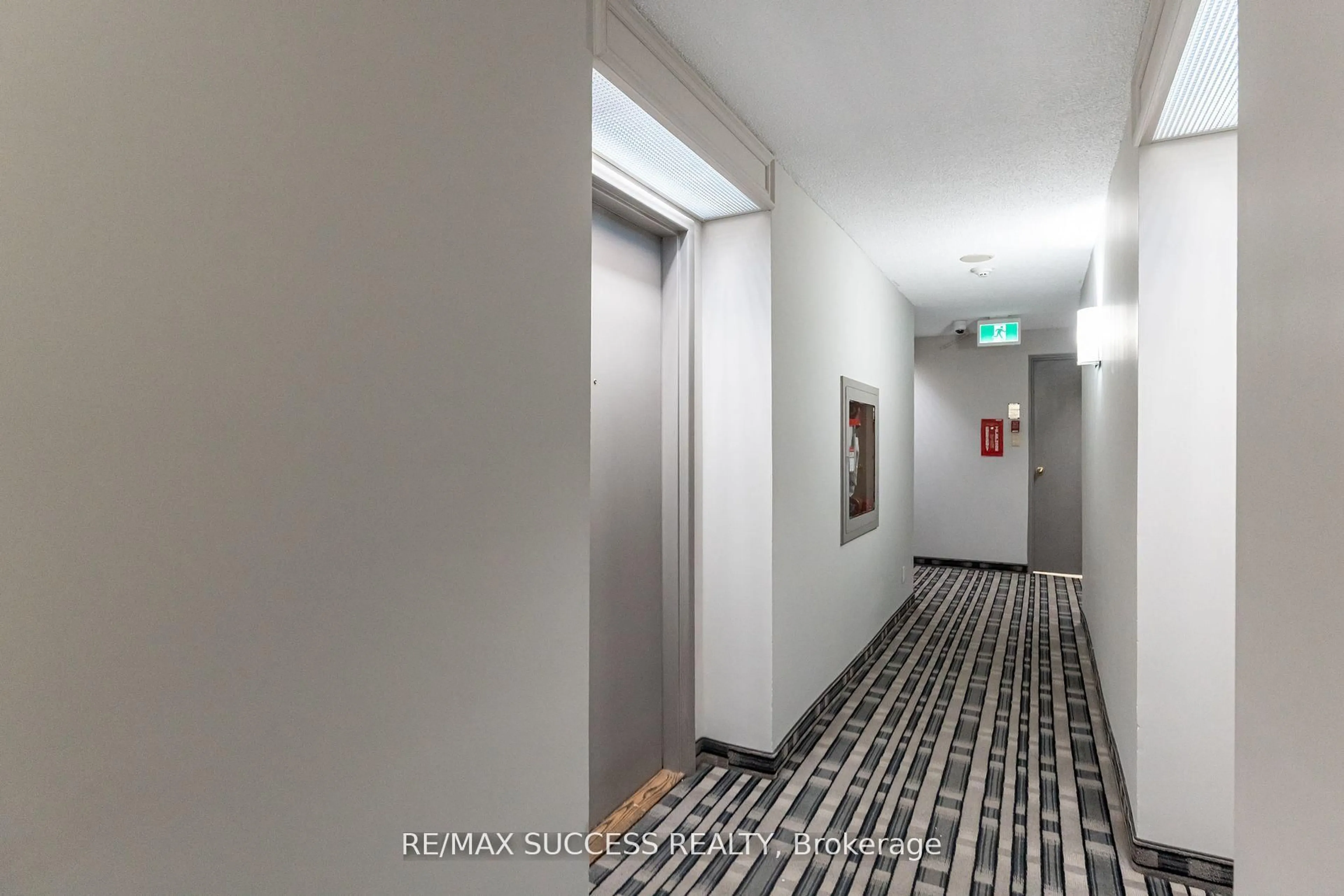 Unknown for 145 Hillcrest Ave #713, Mississauga Ontario L5B 3Z1