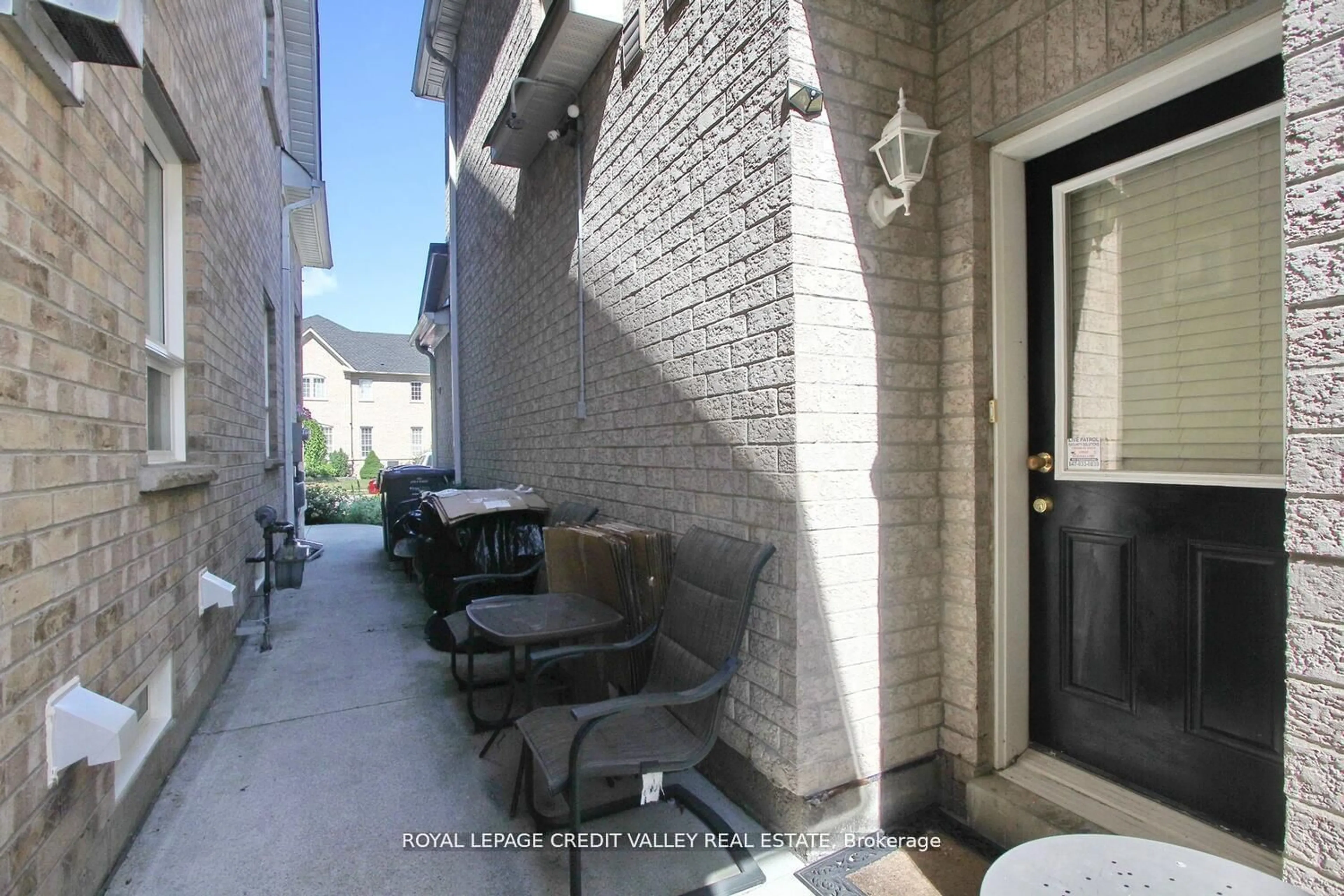 Patio, street for 12 Helman Rd, Brampton Ontario L6R 0R6