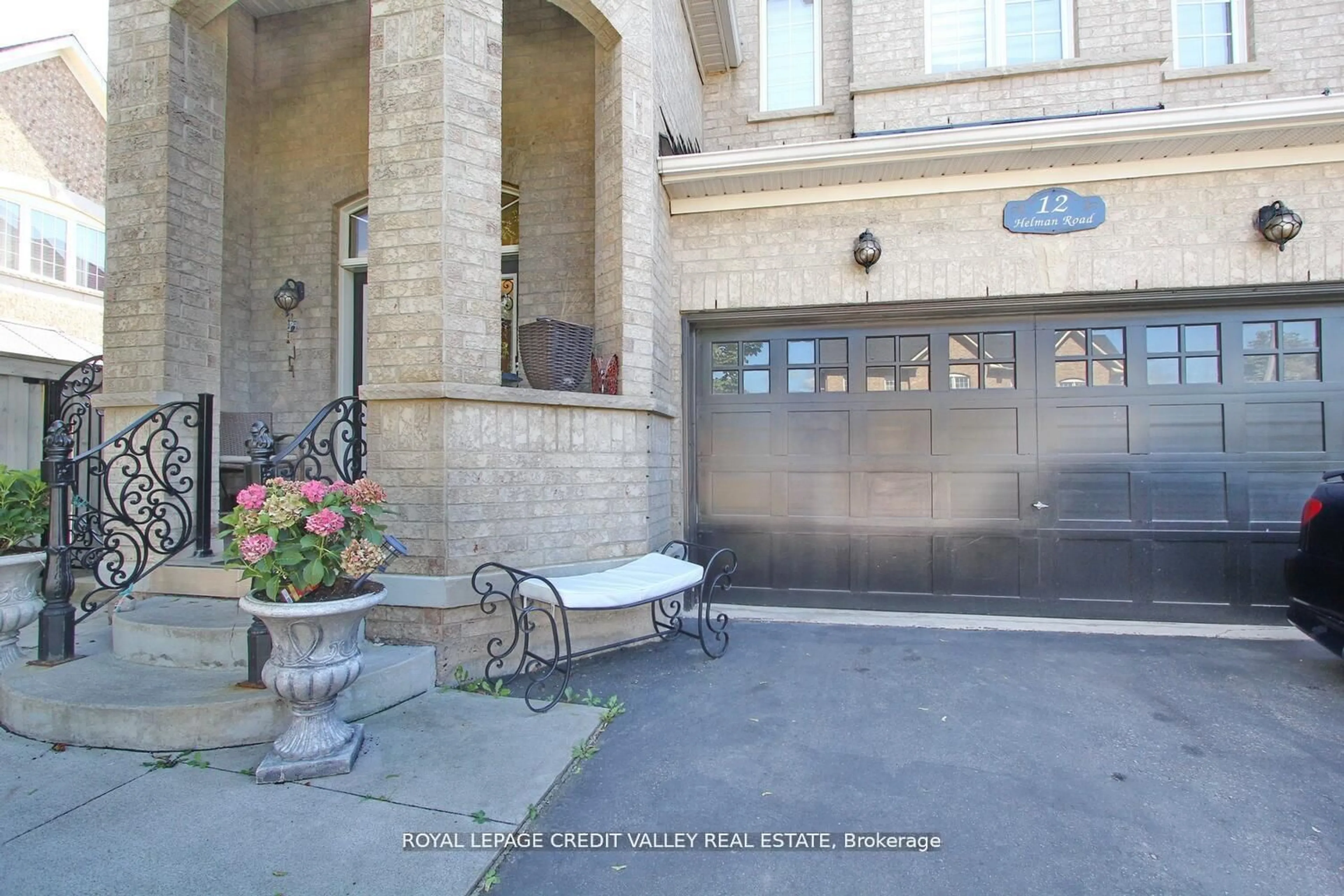 Indoor foyer for 12 Helman Rd, Brampton Ontario L6R 0R6