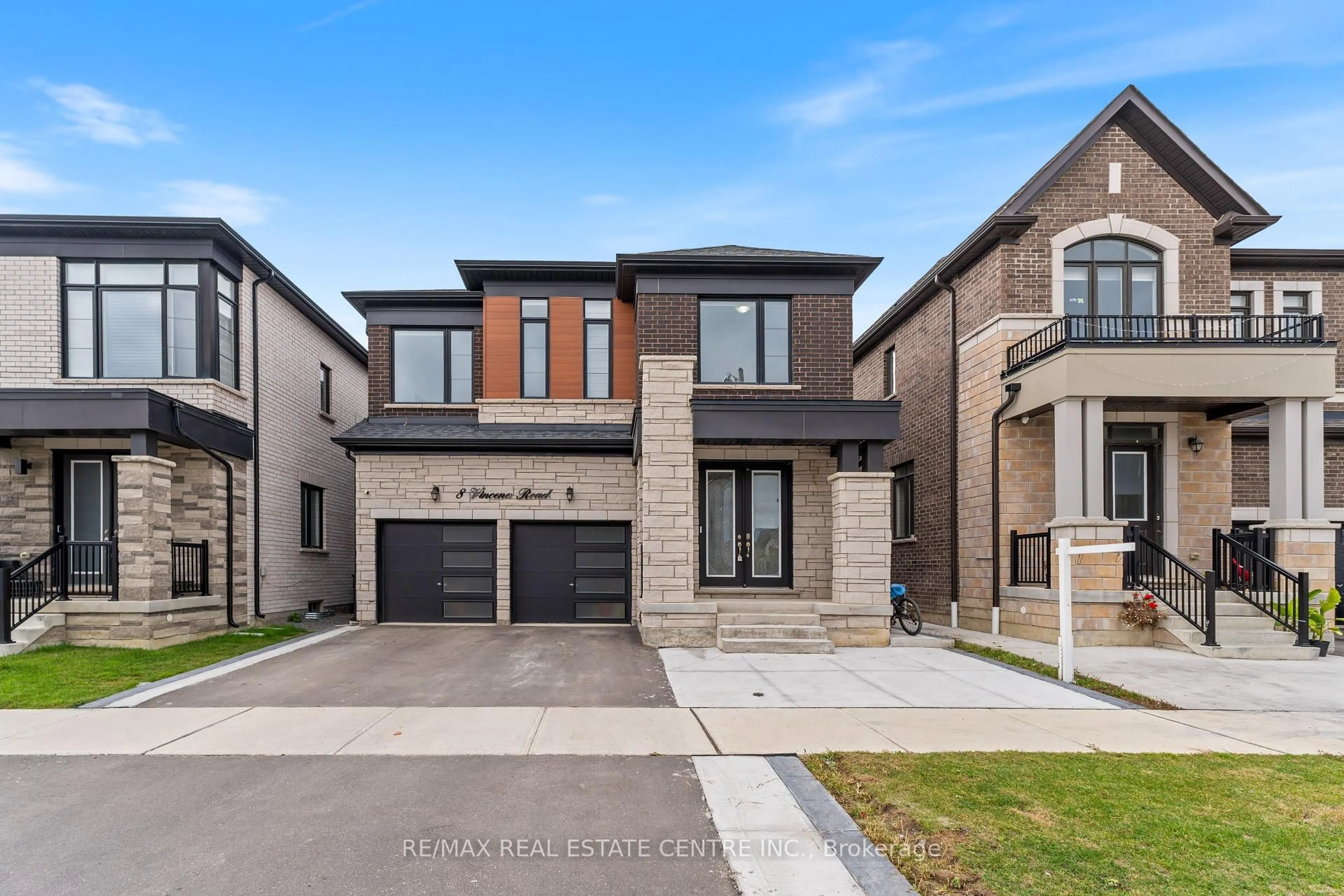 Home with brick exterior material, street for 8 Vincena Rd, Caledon Ontario L7C 4M5