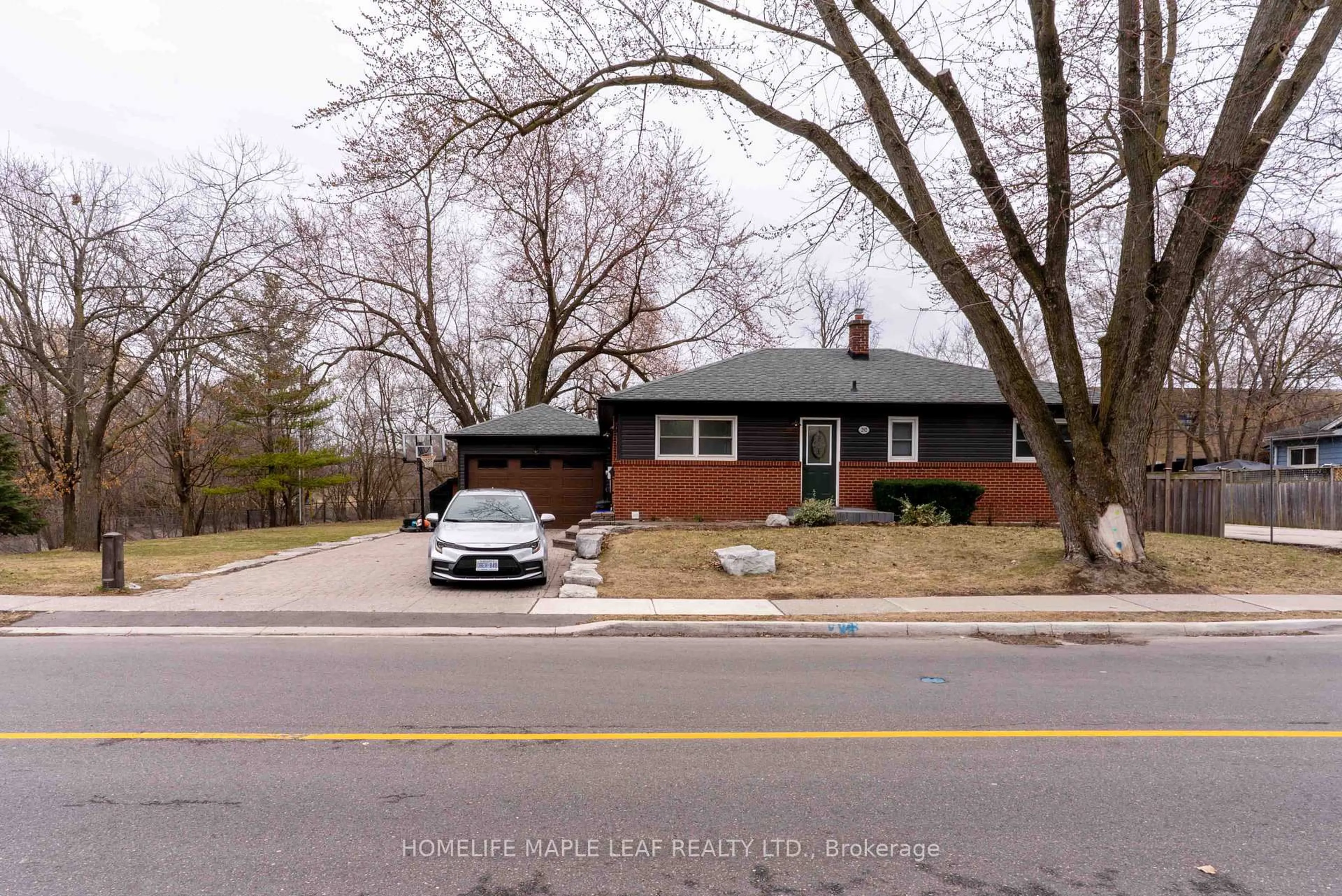 Home with brick exterior material, street for 292 Woodward Ave, Milton Ontario L9T 1V2