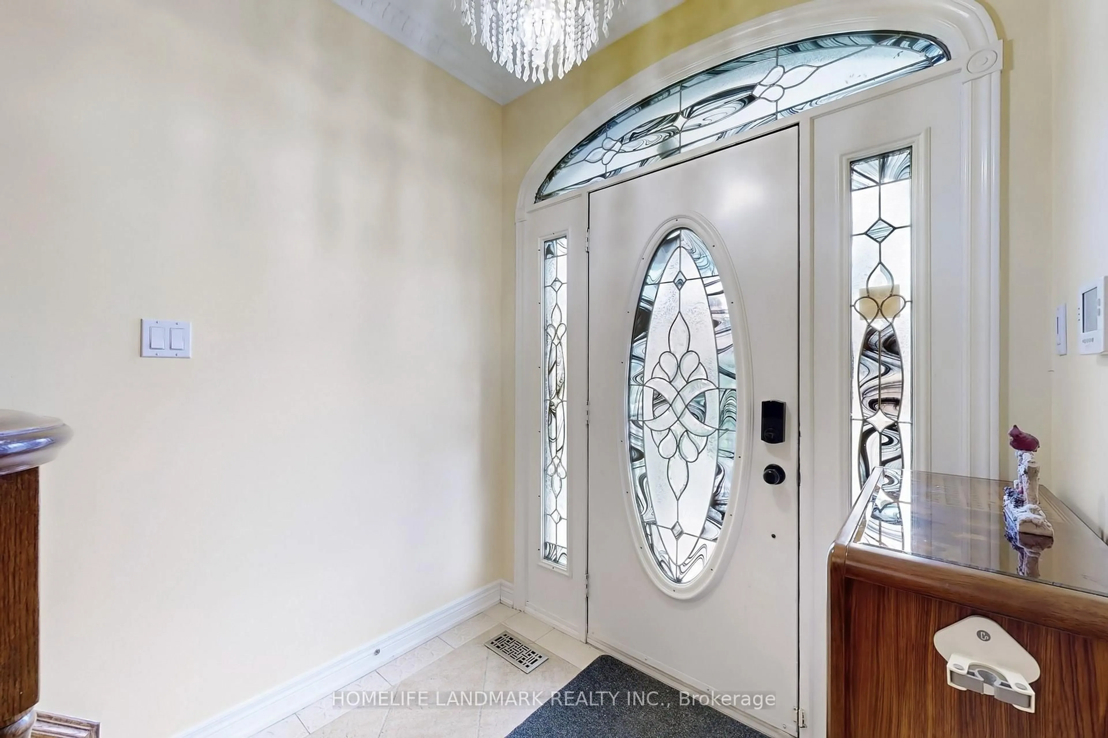 Indoor entryway for 72 Branstone Rd, Toronto Ontario M6E 4E4