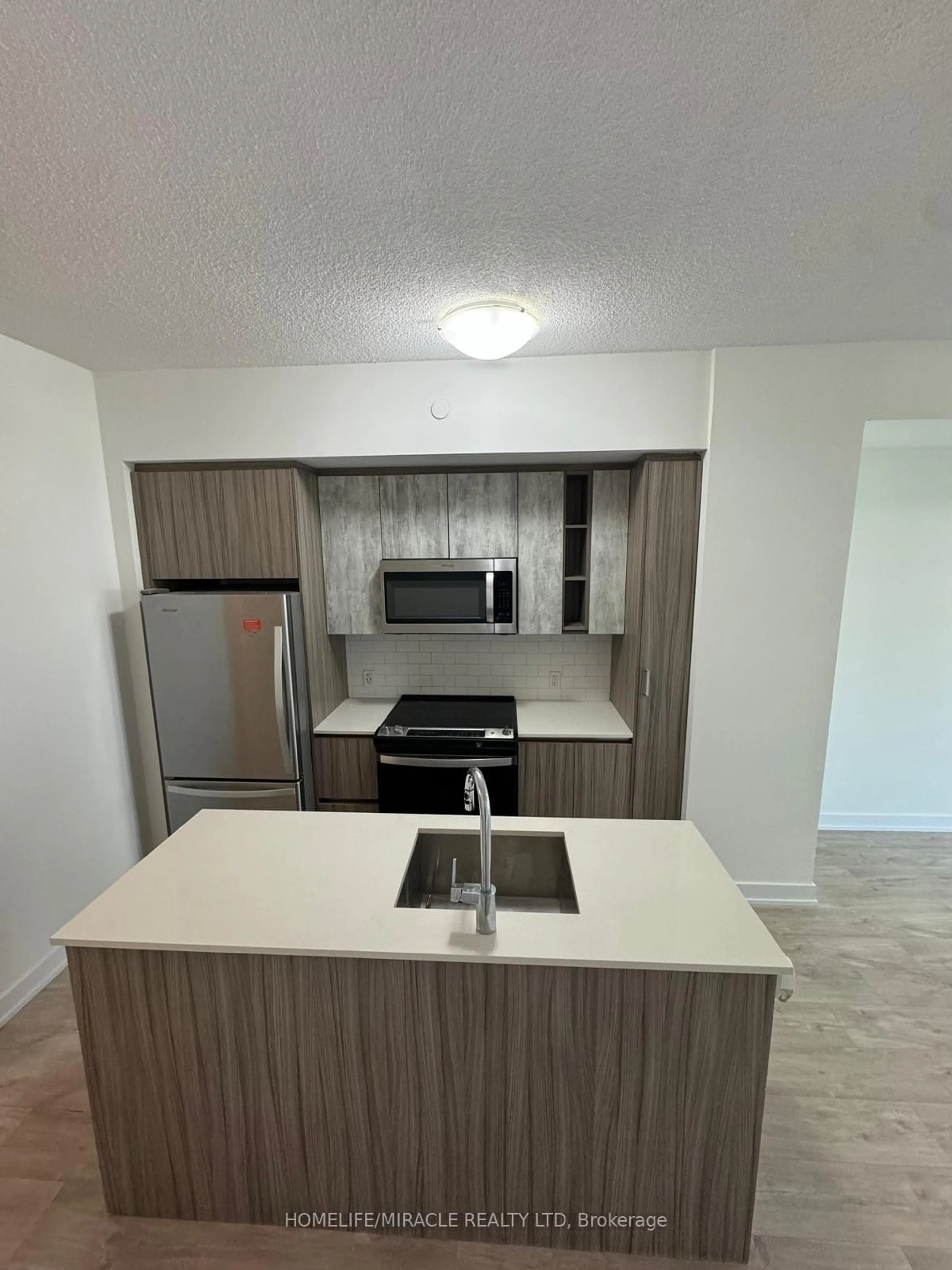 Standard kitchen, unknown for 251 Manitoba St #112, Toronto Ontario M8Y 4G9