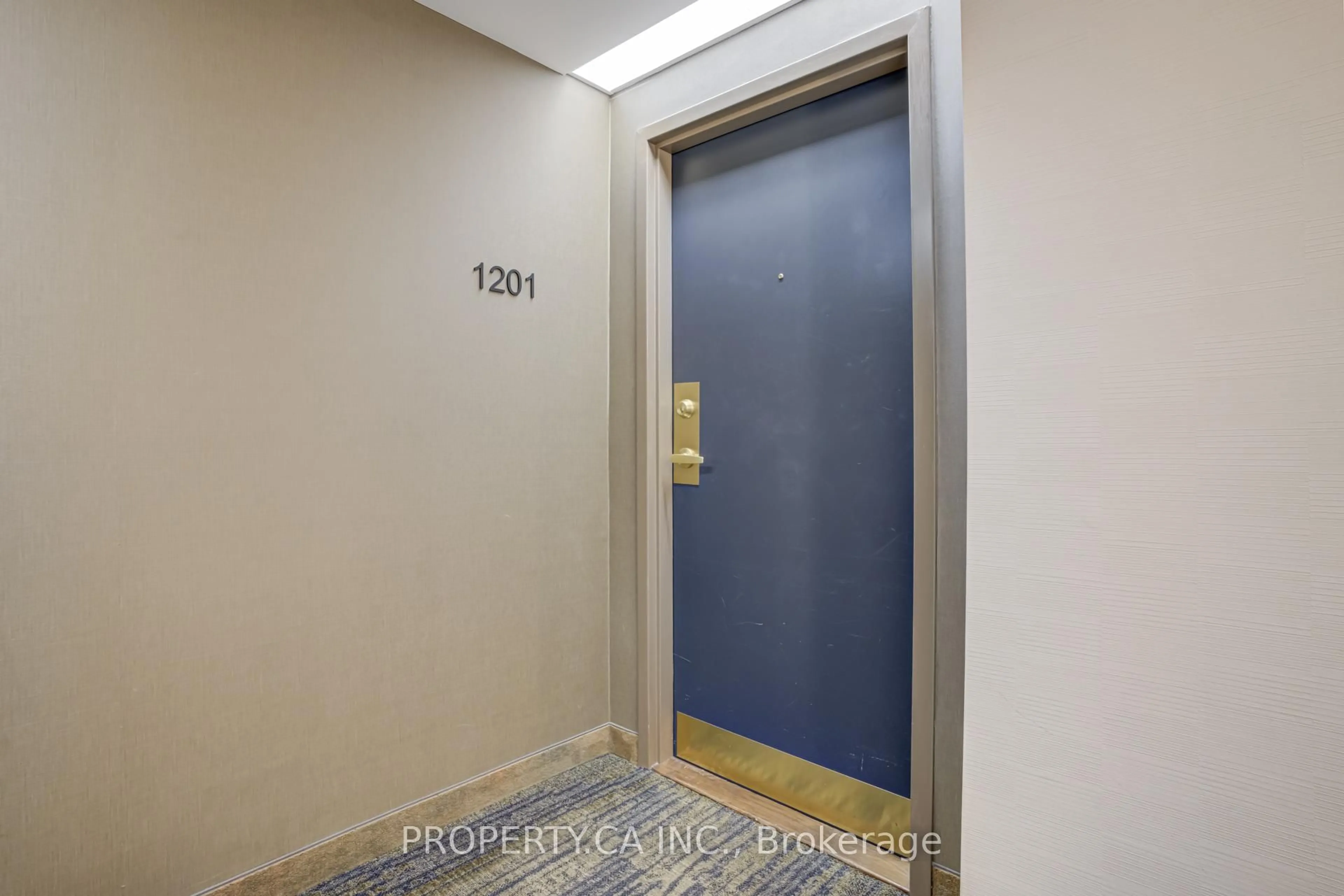 Indoor foyer for 1271 Walden Circ #1201, Mississauga Ontario L5J 4R4