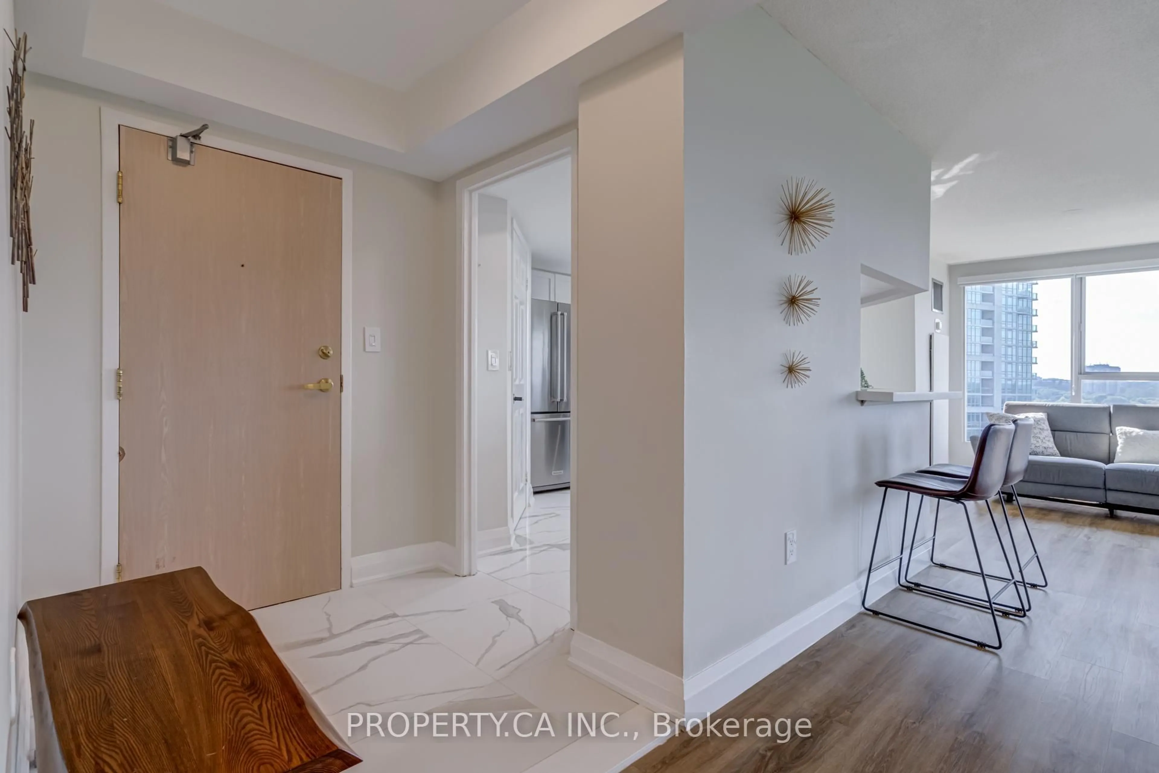 Indoor entryway for 1271 Walden Circ #1201, Mississauga Ontario L5J 4R4