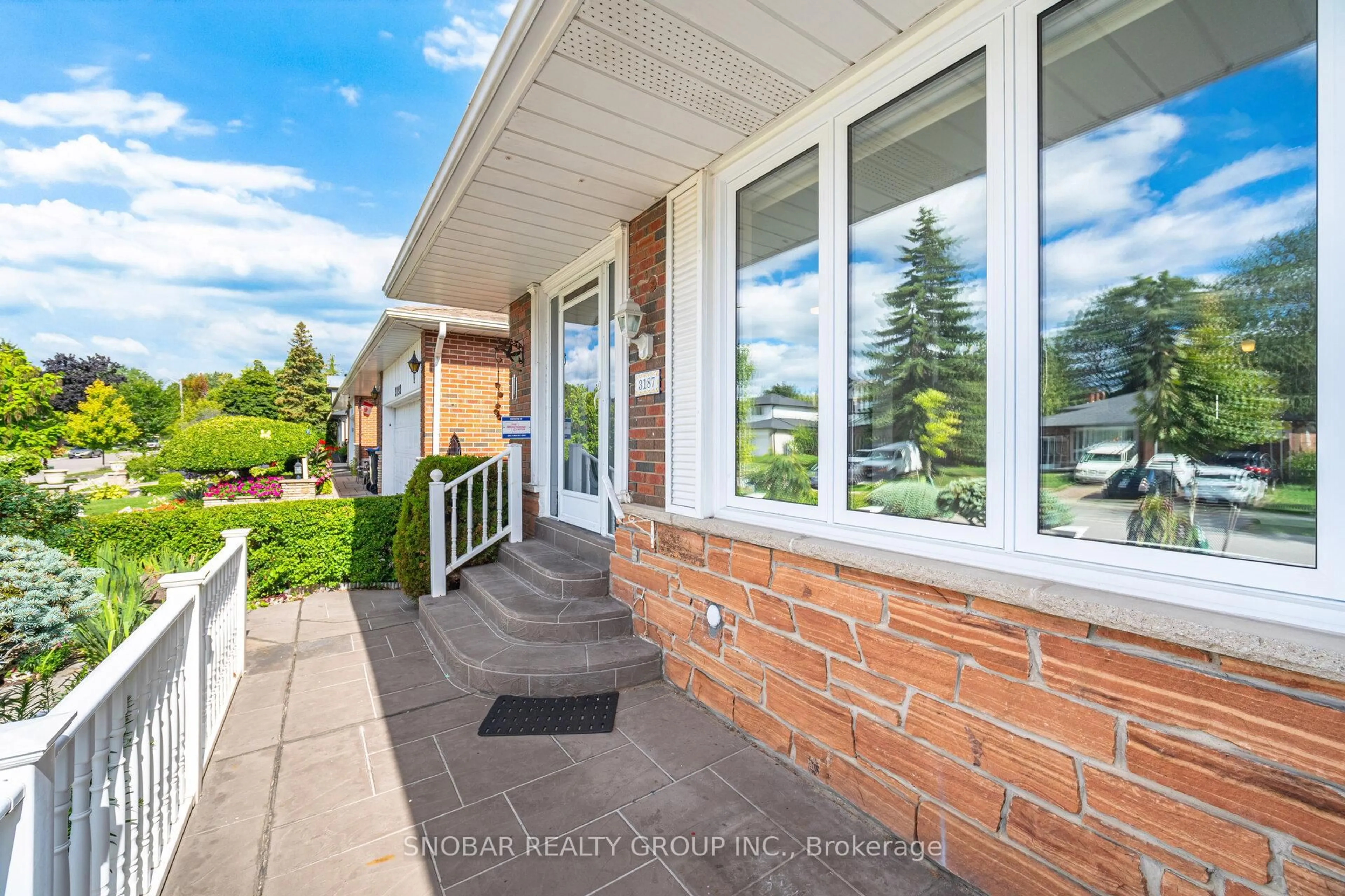 Patio, street for 3187 Ibbetson Cres, Mississauga Ontario L5C 1Z1