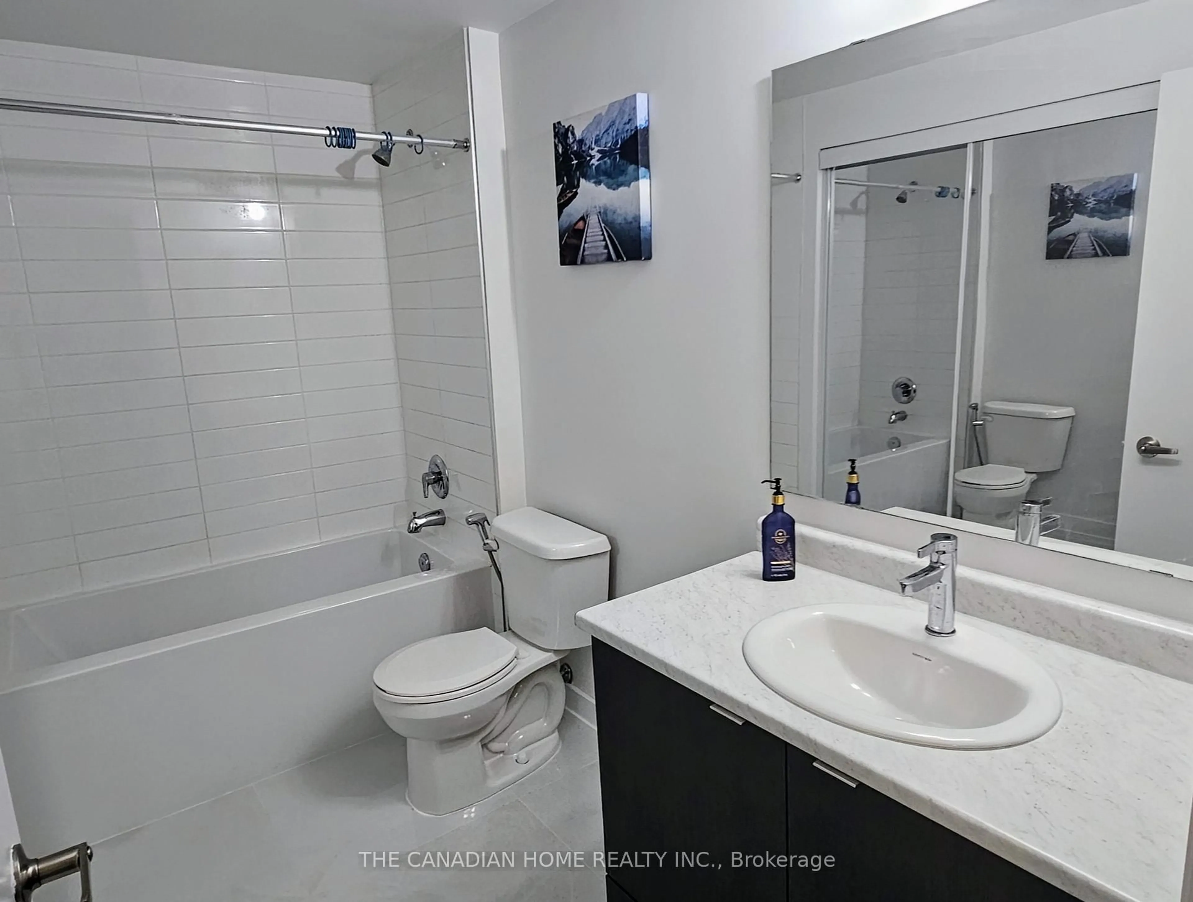 Standard bathroom, unknown for 160 Canon Jackson Dr #401, Toronto Ontario M6M 0B6