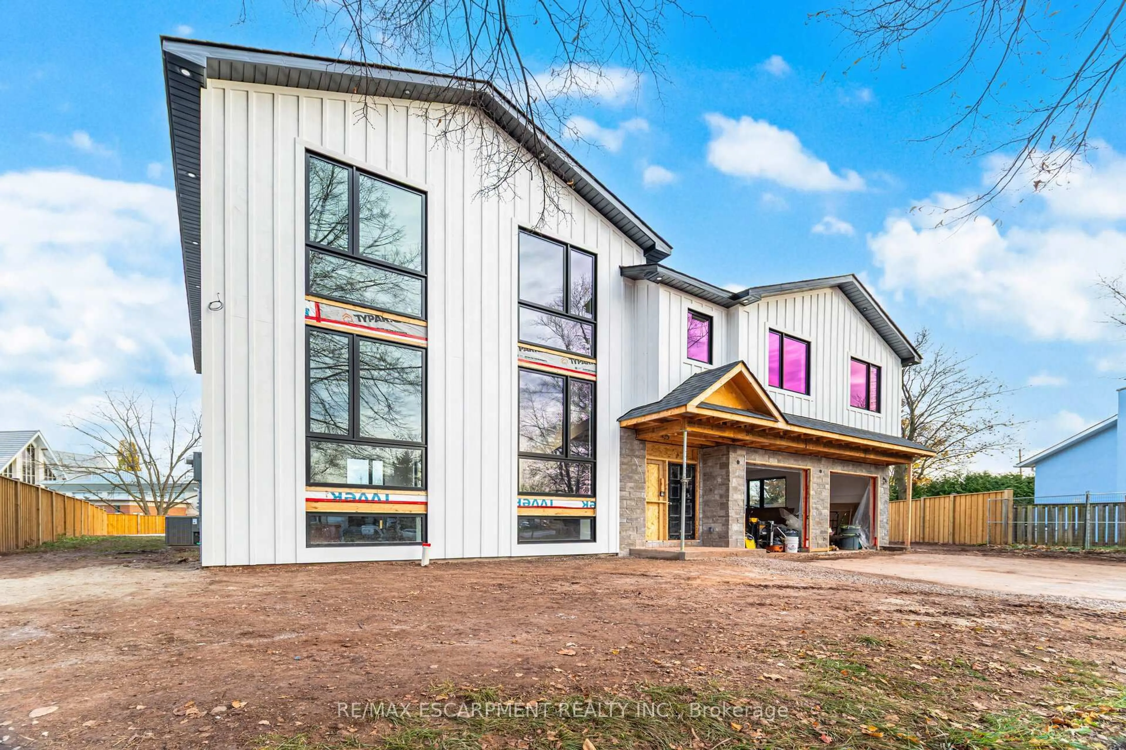 Home with brick exterior material, building for 2488 Bridge Rd, Oakville Ontario L6L 2H2