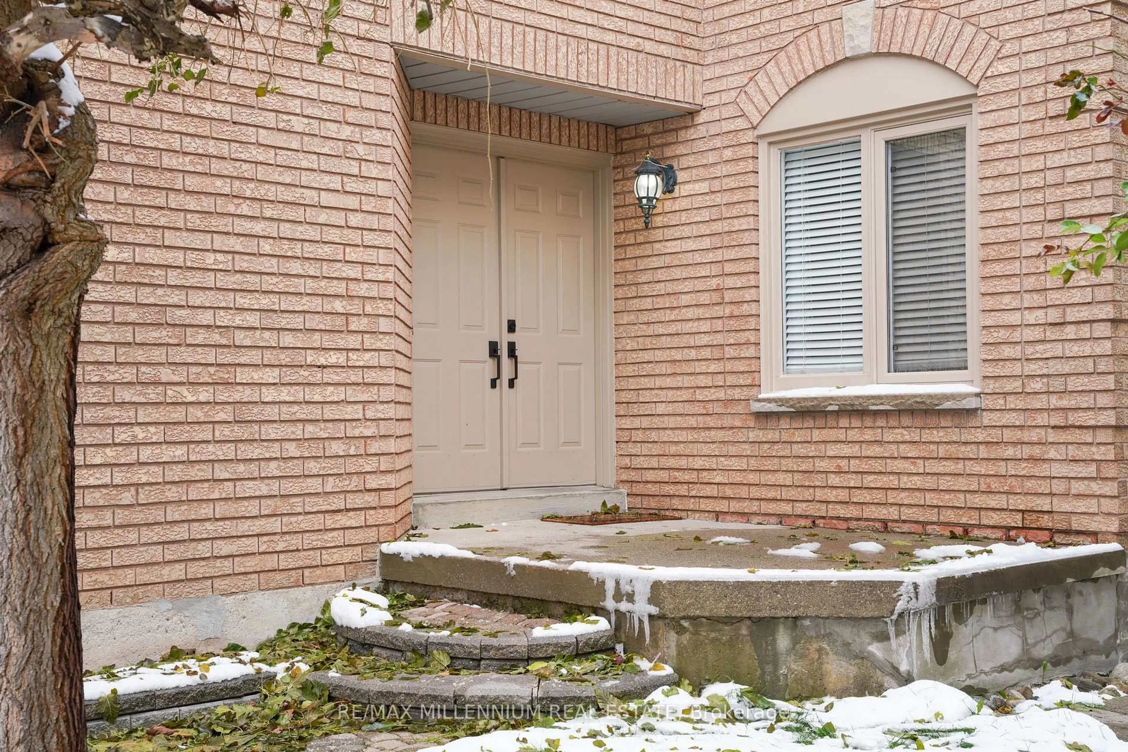 Home with brick exterior material, street for 1130 Charminster Cres, Mississauga Ontario L5V 1P9