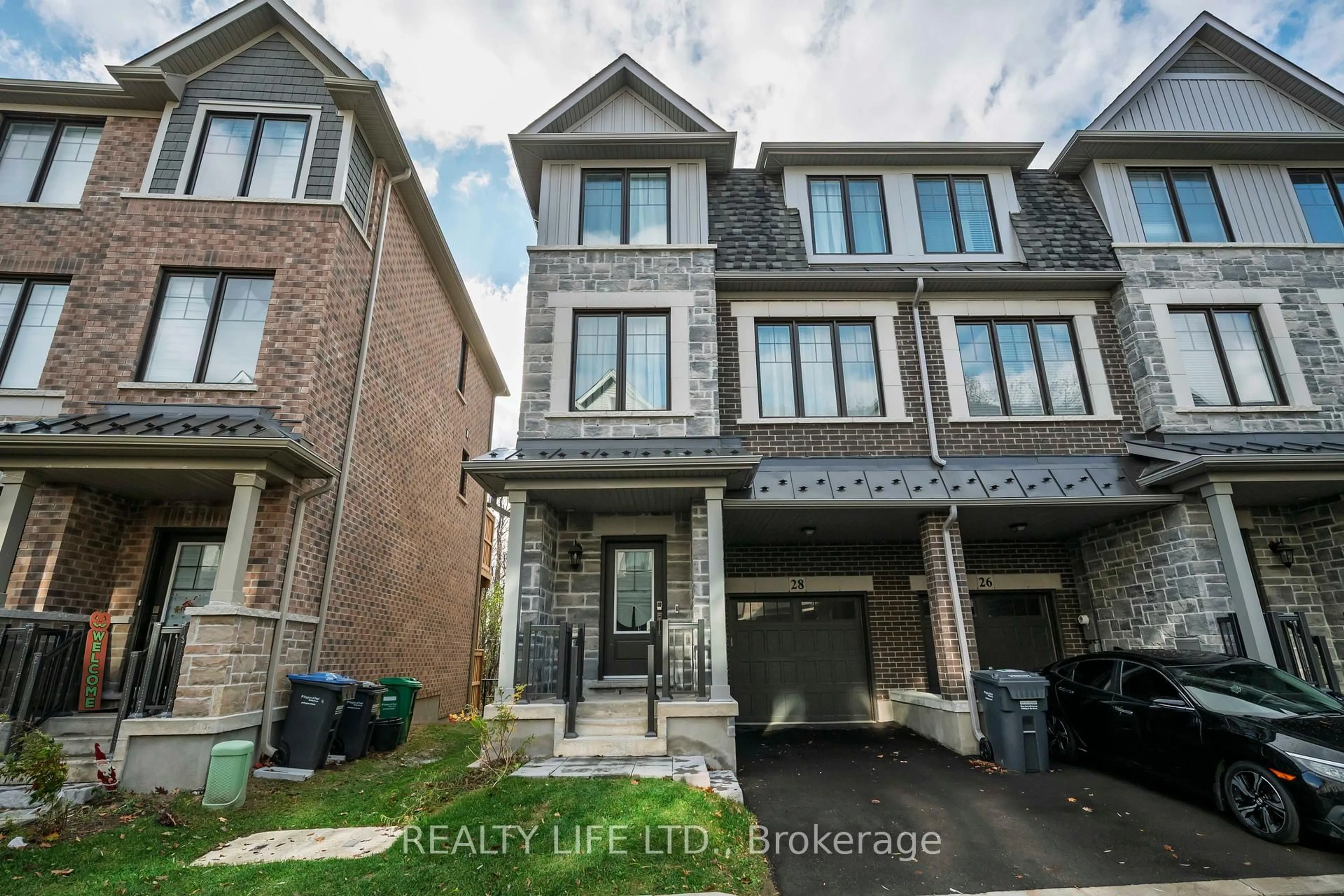 Home with brick exterior material, street for 28 Folcroft St, Brampton Ontario L6Y 6L3
