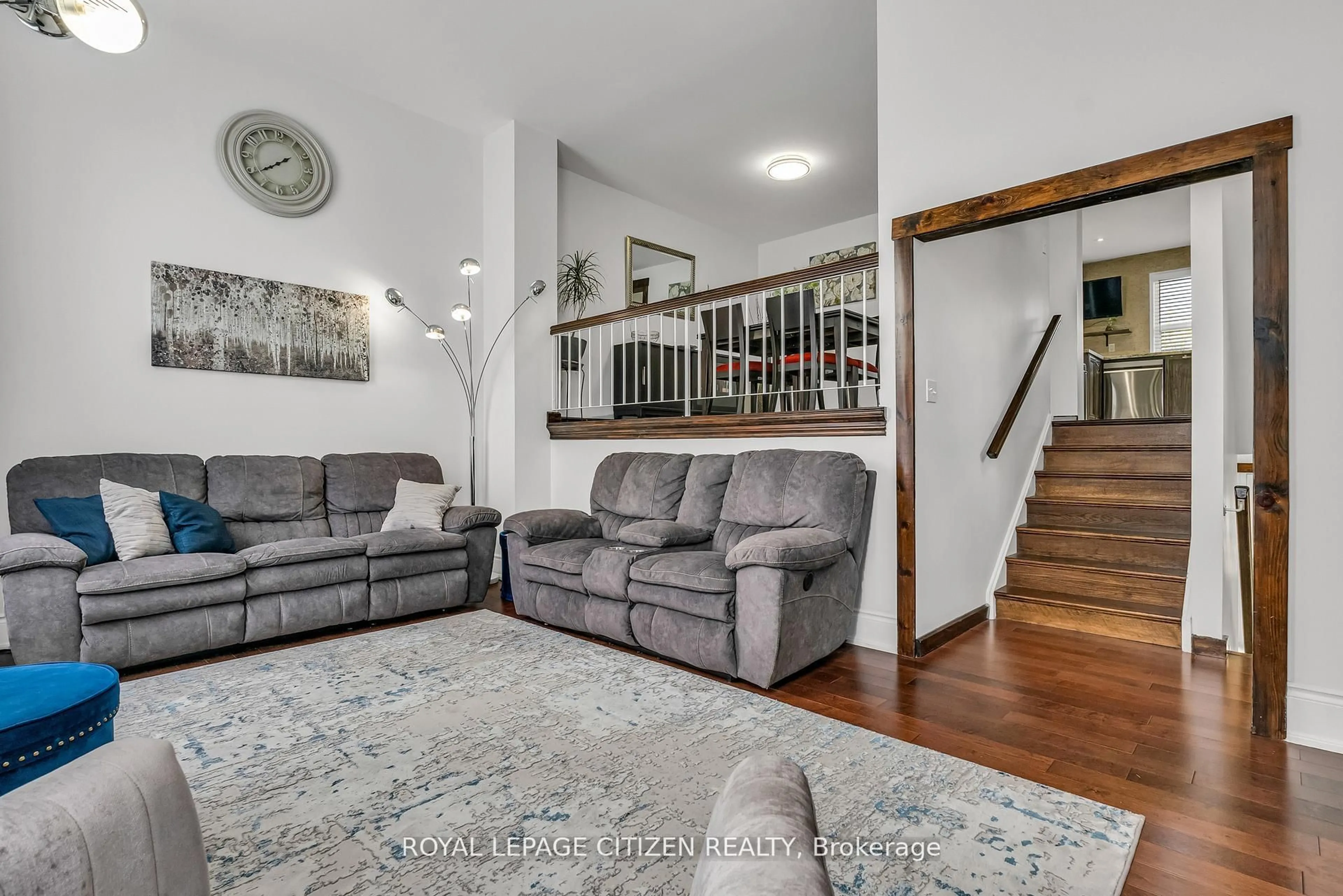 Living room with furniture, unknown for 7567 Wildfern Dr, Mississauga Ontario L4T 3P7