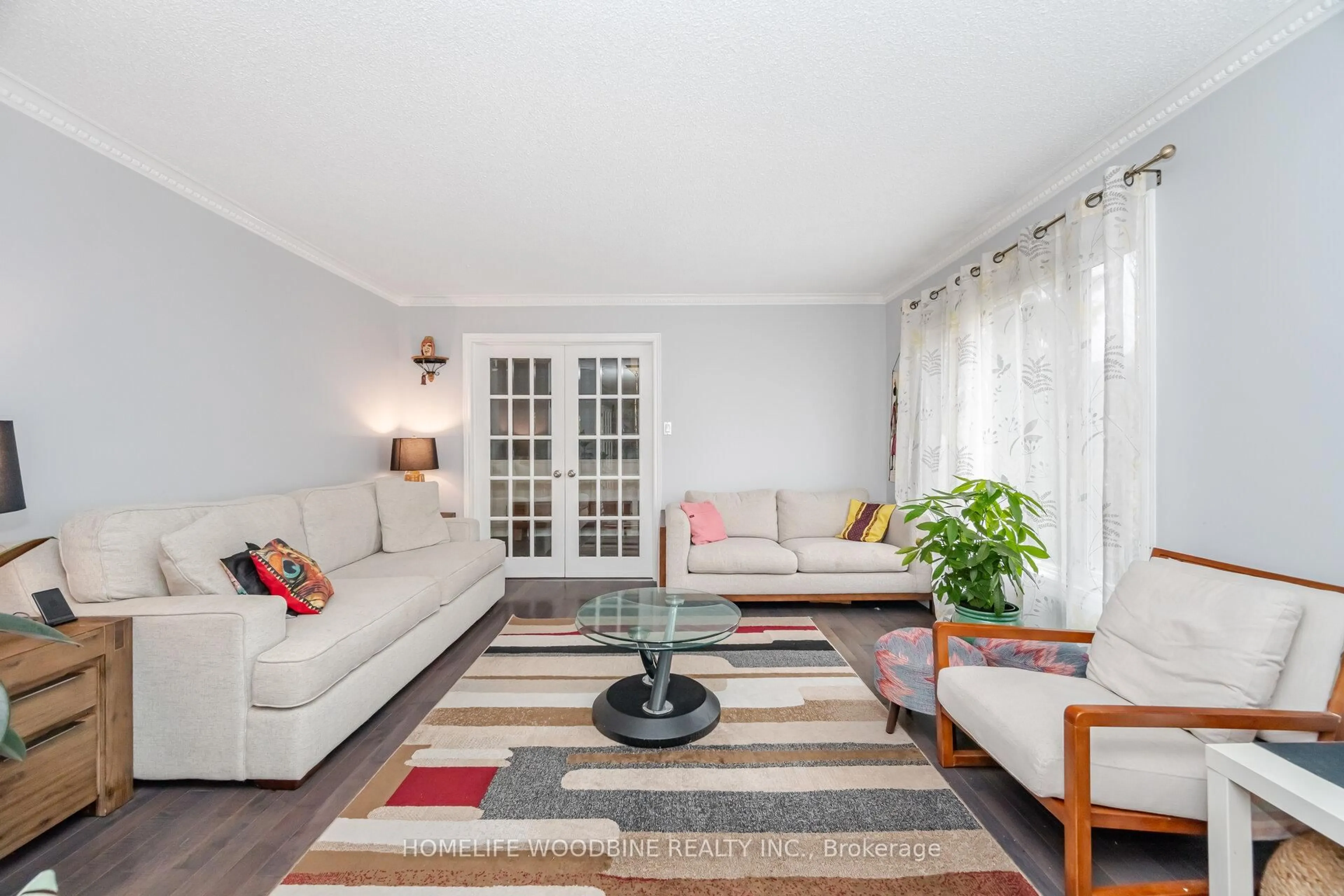 Living room with furniture, unknown for 2546 Burnford Tr, Mississauga Ontario L5M 5E3