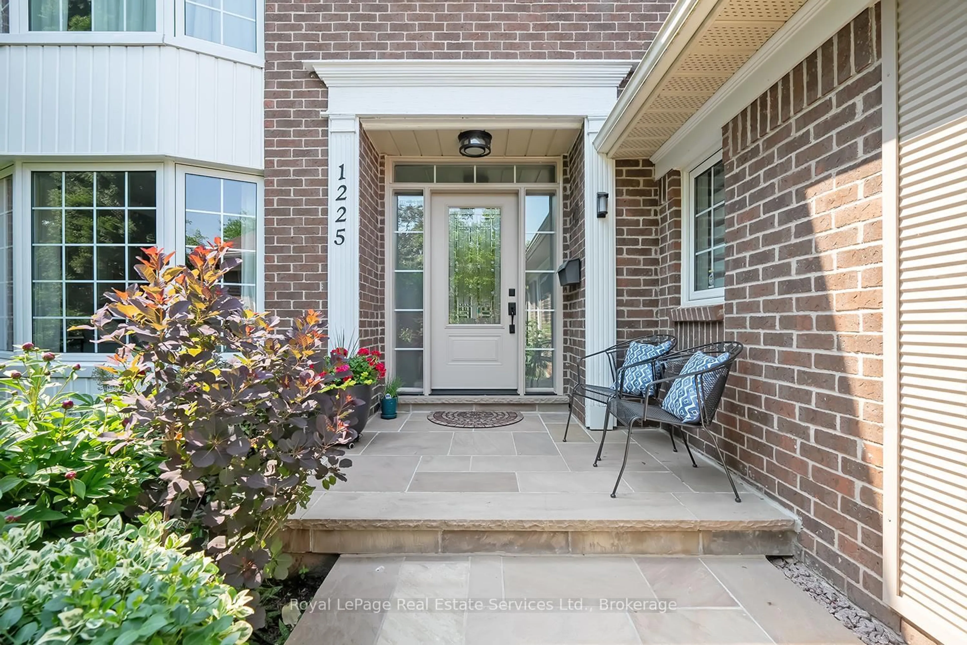 Unknown for 1225 Old Post Dr, Oakville Ontario L6M 1A5