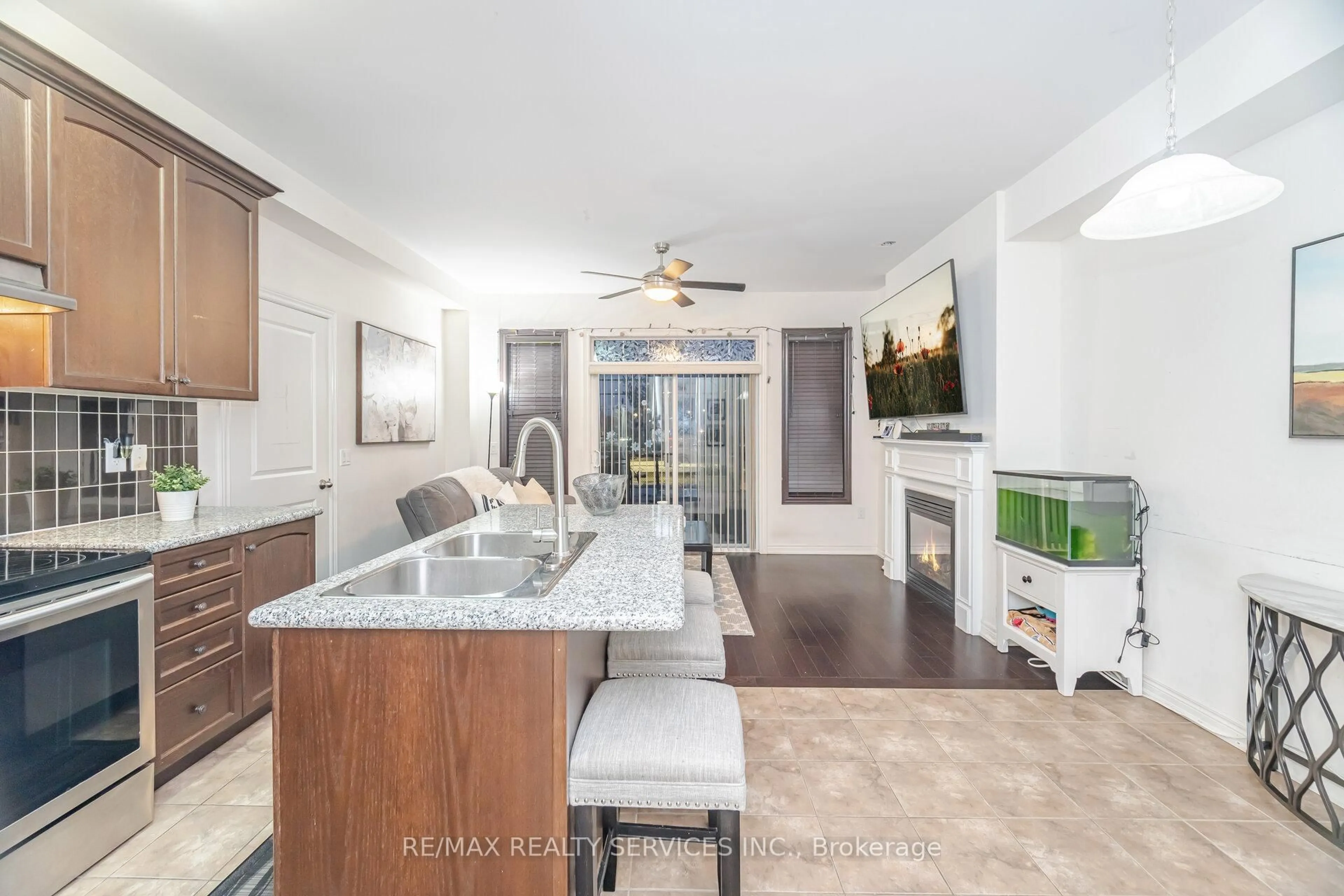 Open concept kitchen, ceramic/tile floor for 7 Dufay Rd, Brampton Ontario L7A 4A1