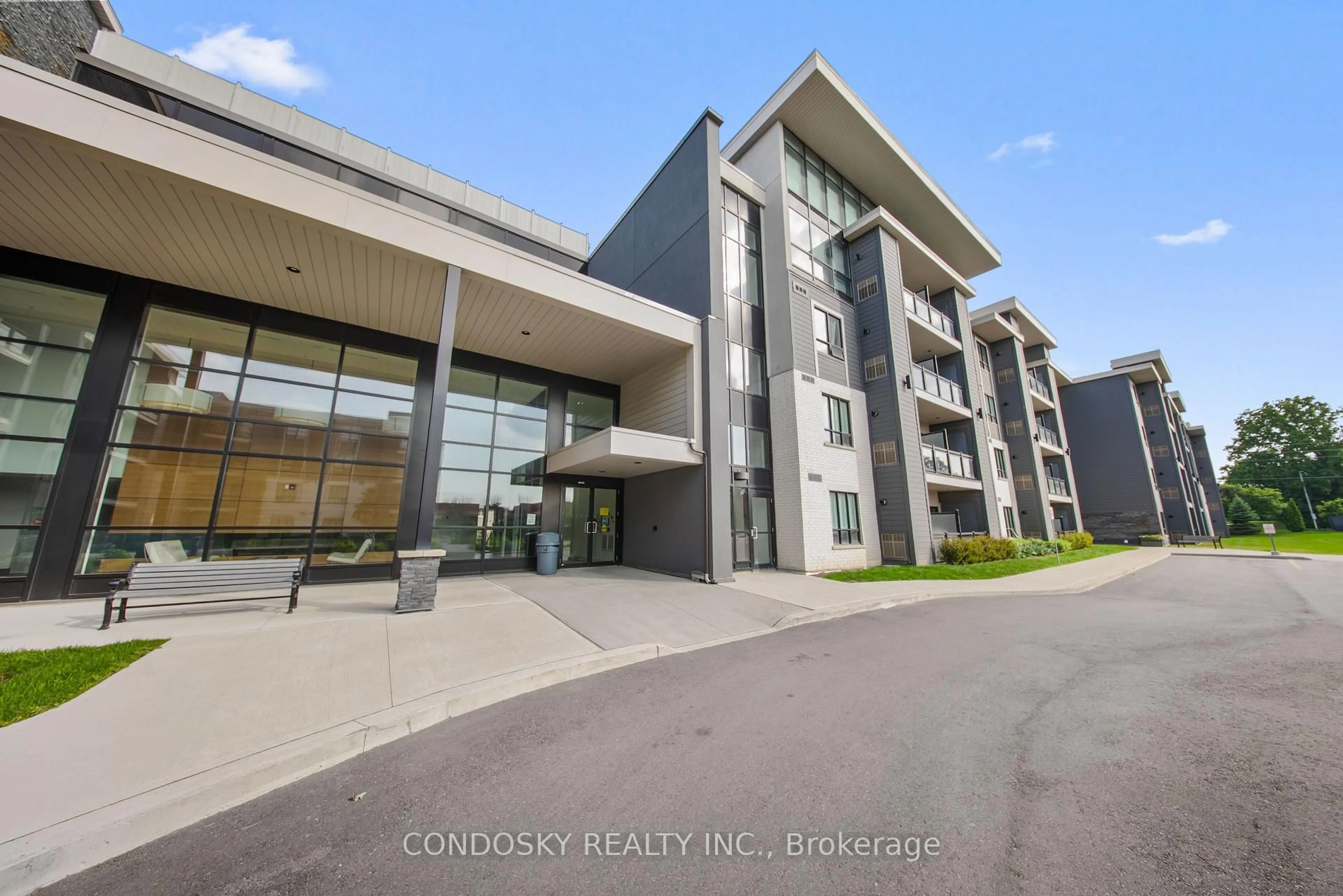 A pic from outside/outdoor area/front of a property/back of a property/a pic from drone, building for 3170 Erin Mills Pkwy #311, Mississauga Ontario L5L 0B6