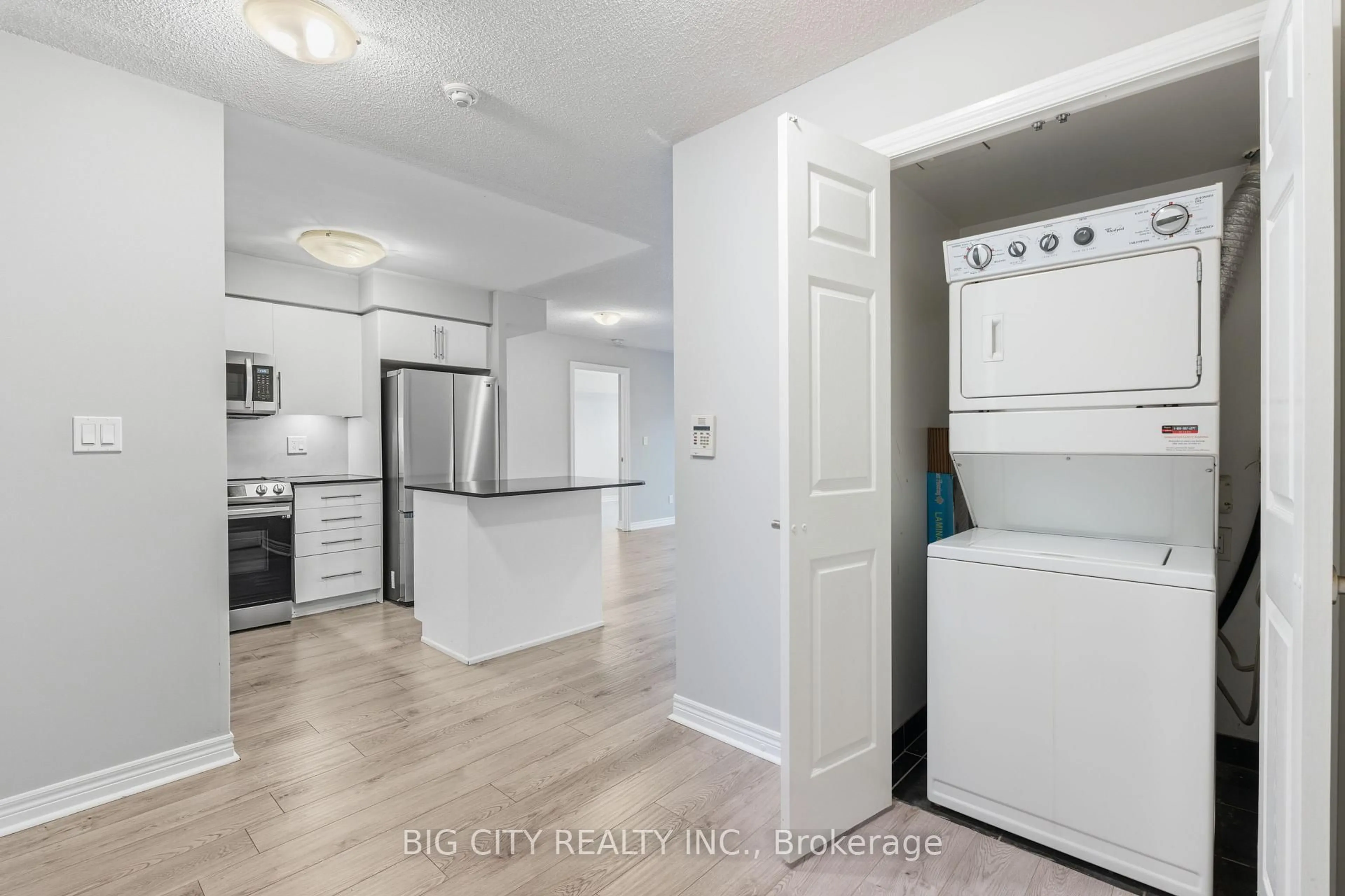 Unknown for 310 Burnhamthorpe Rd #2701, Mississauga Ontario L5B 4P9