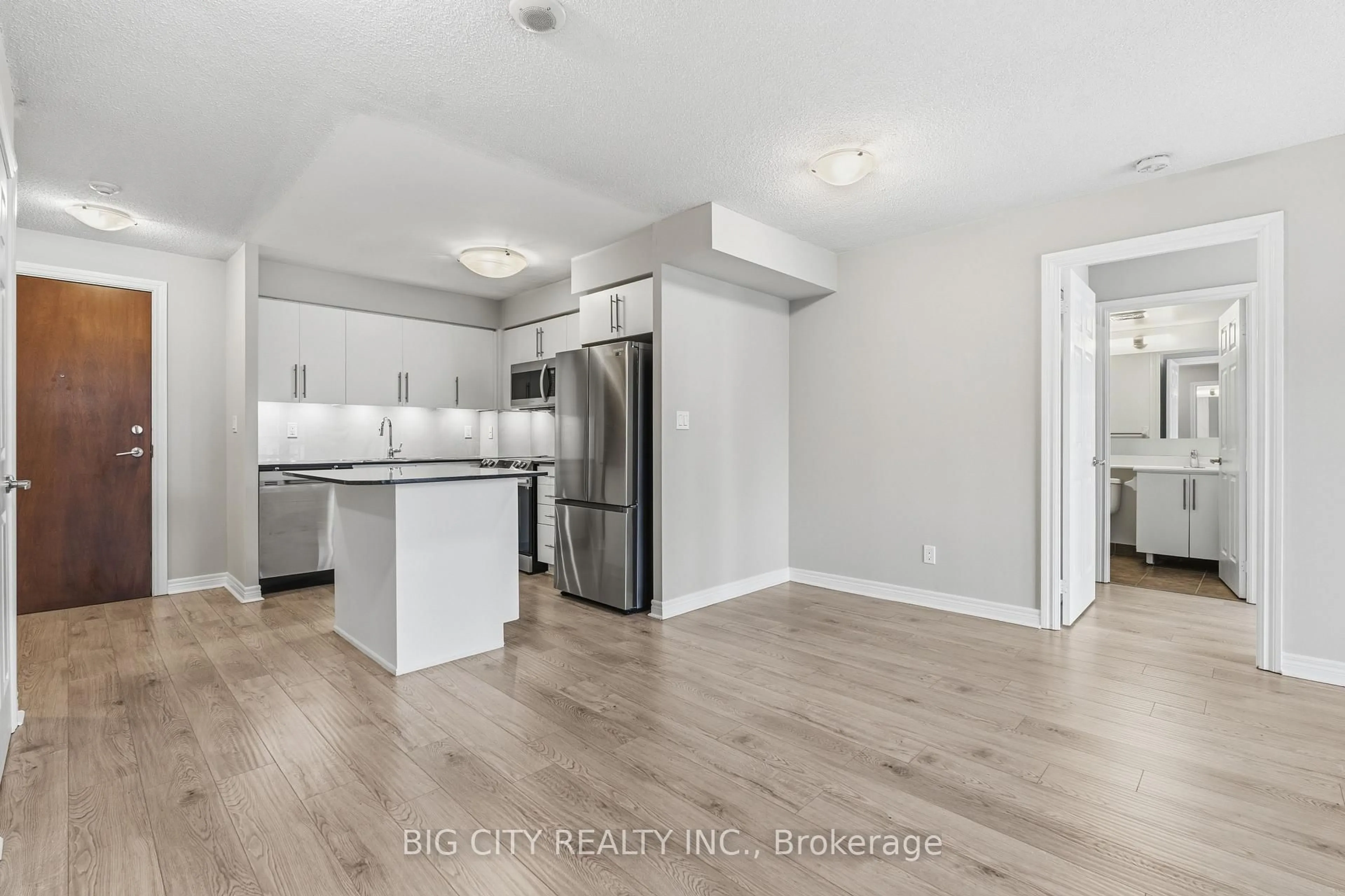 Open concept kitchen, unknown for 310 Burnhamthorpe Rd #2701, Mississauga Ontario L5B 4P9