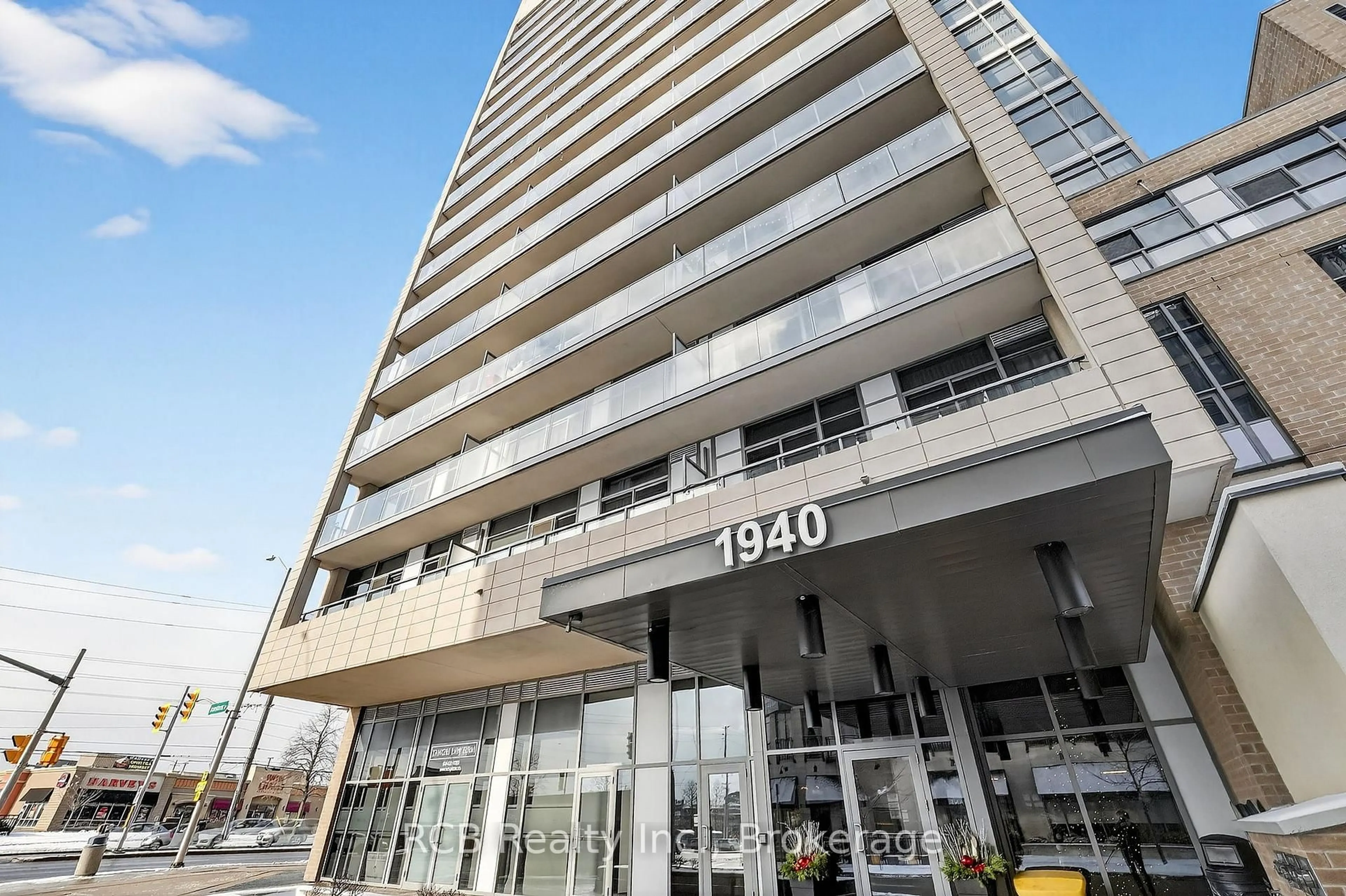 Indoor foyer for 1940 Ironstone Dr #1006, Burlington Ontario L7L 0E4