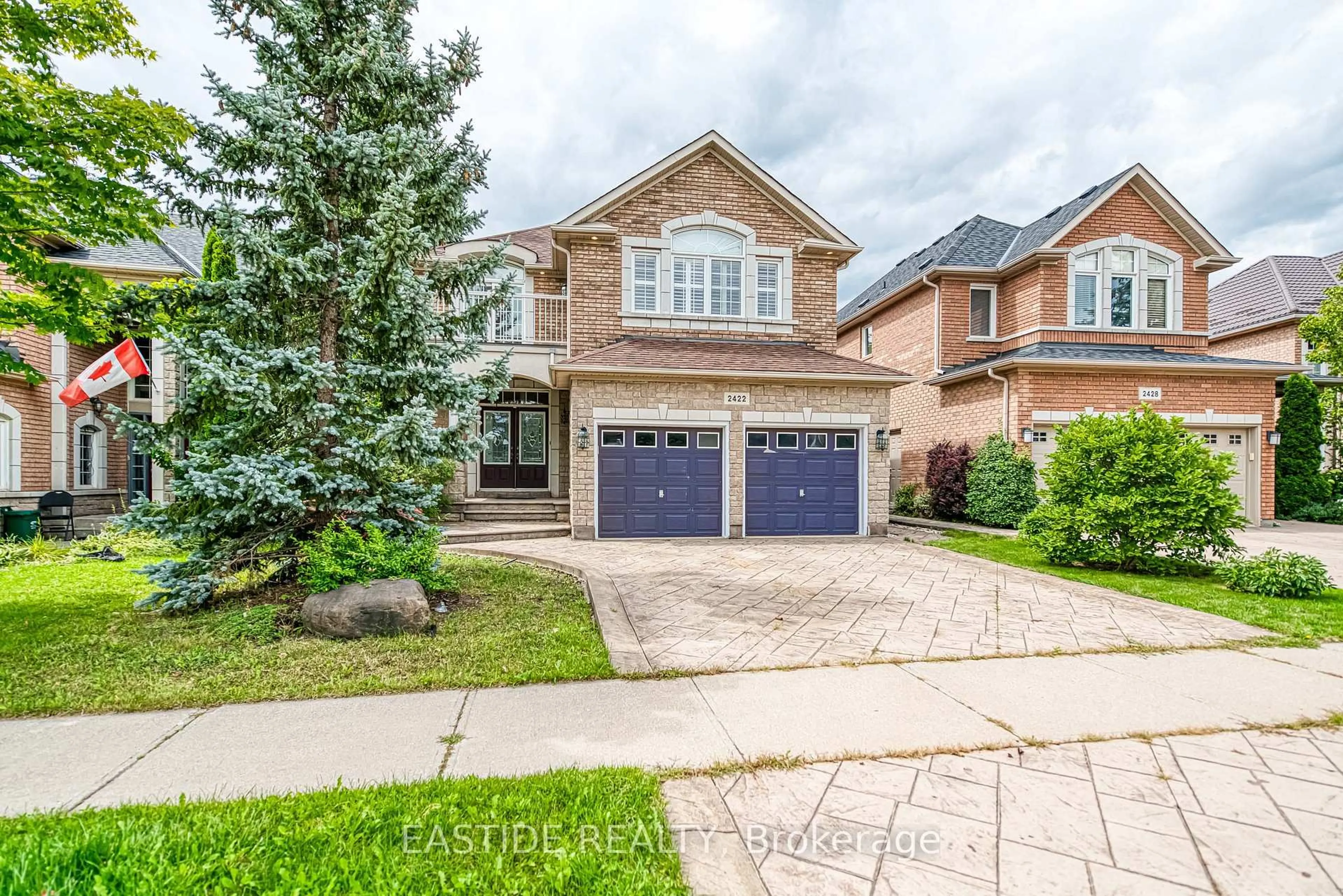 Home with brick exterior material, street for 2422 Hertfordshire Way, Oakville Ontario L6H 7M5